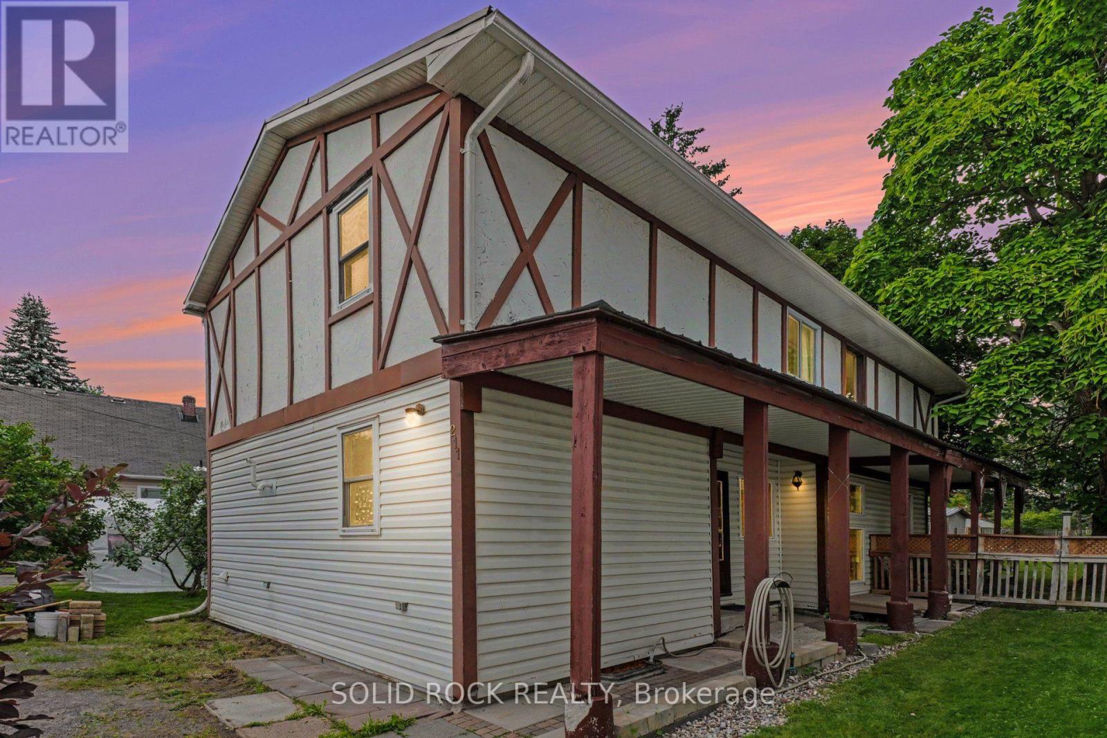 211 BELL STREET - 1