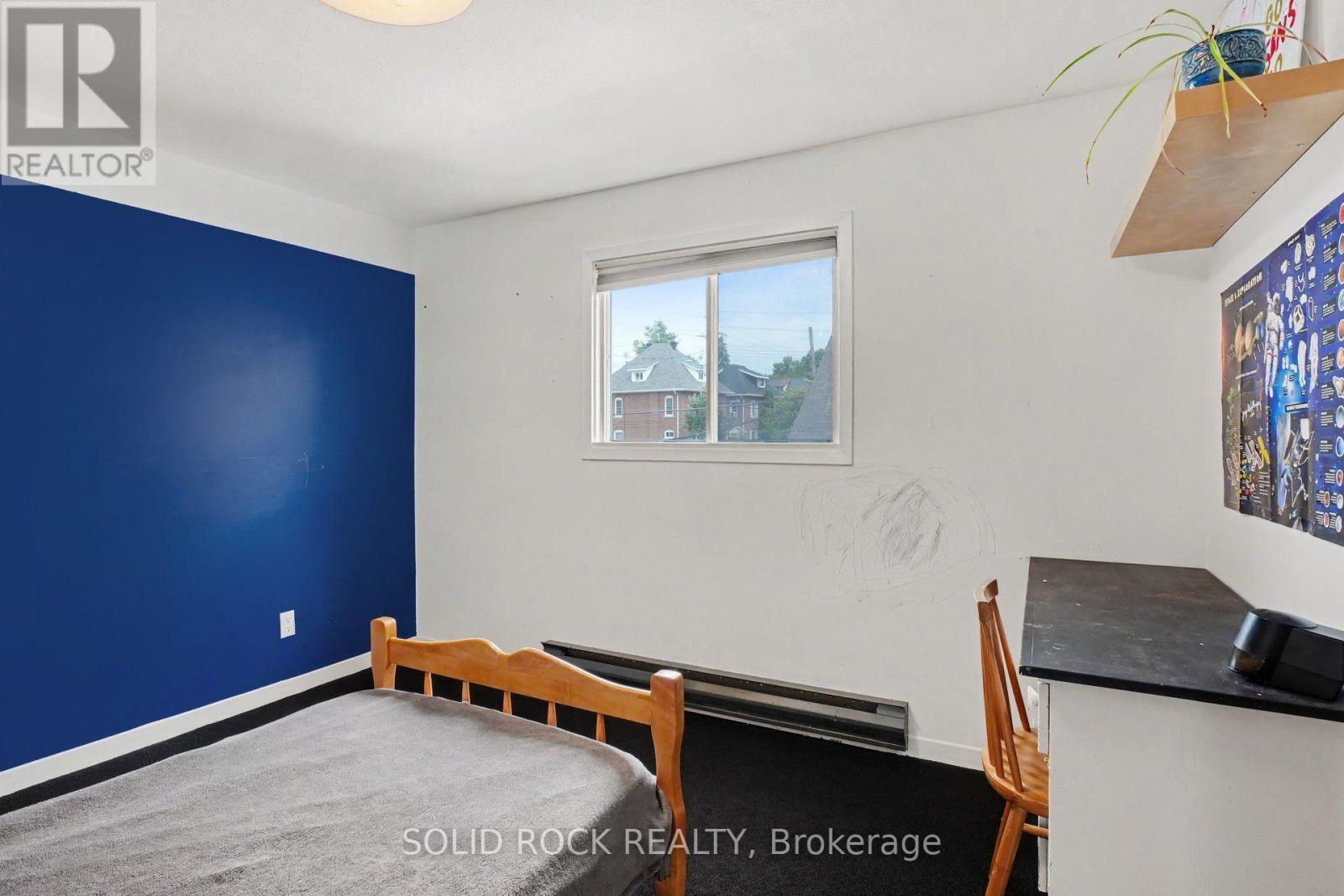 211 BELL STREET - 22