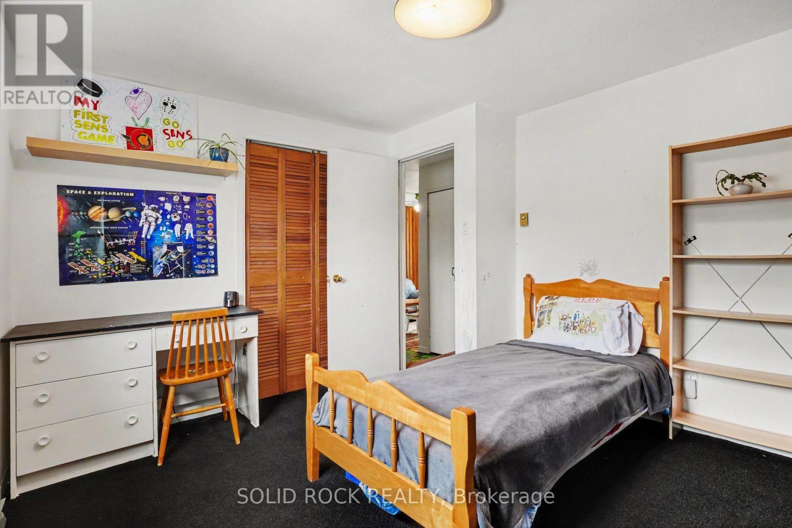 211 BELL STREET - 23