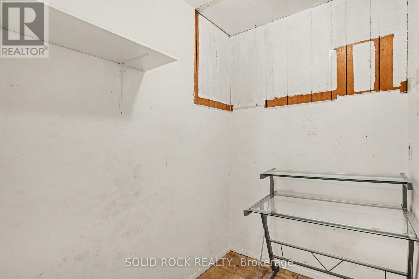 211 BELL STREET - 27