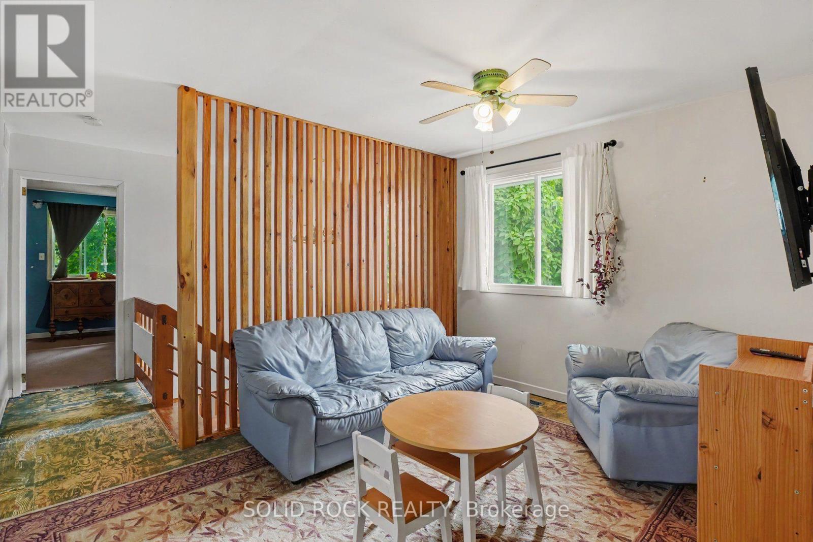 211 BELL STREET - 7