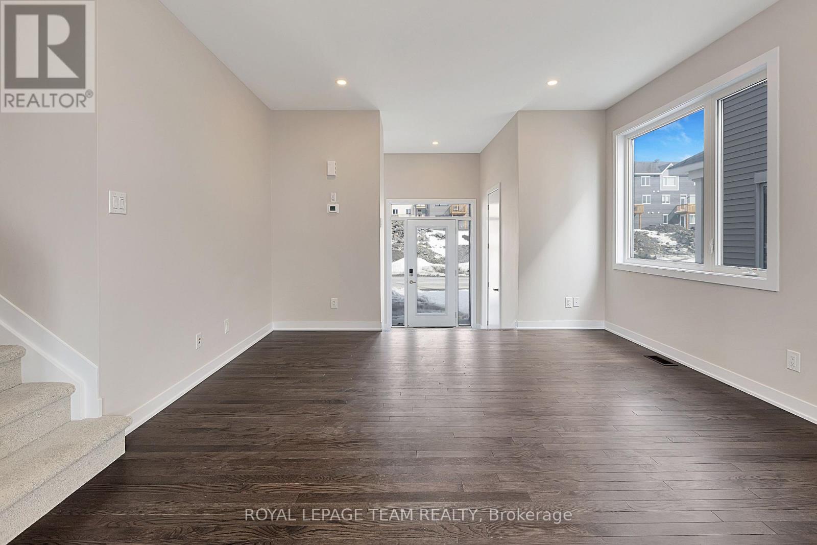3 Bed, 3 Bath House for Rent in Ottawa – 676 EXPANSION ROAD, Ottawa – MLS# X13598434 - Image 6