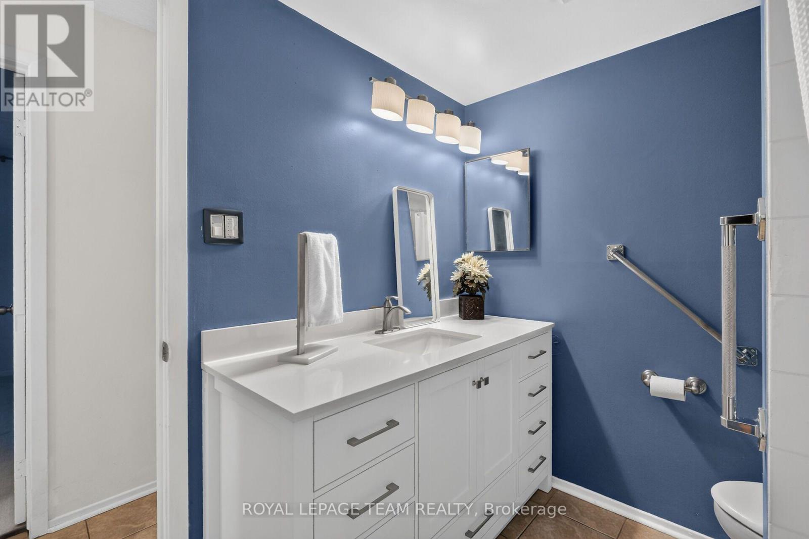 #214 1099 CADBORO ROAD - 25