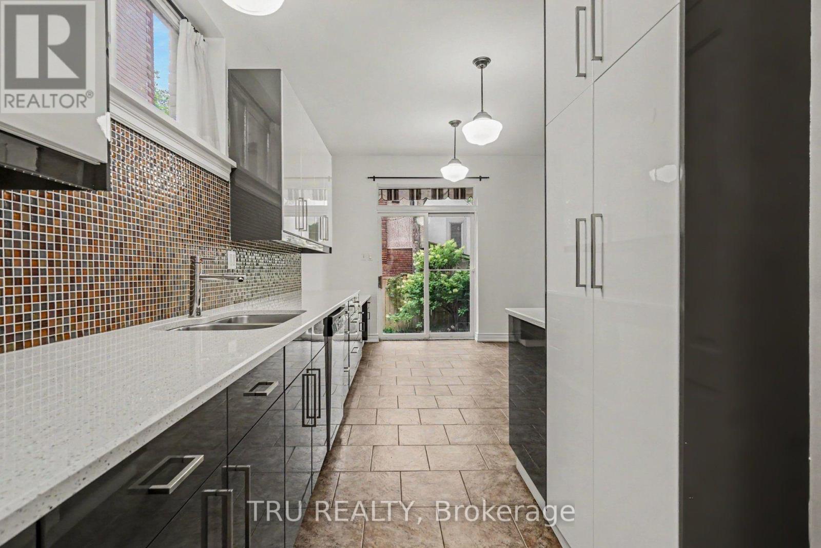 24 WAVERLEY STREET - Image 10