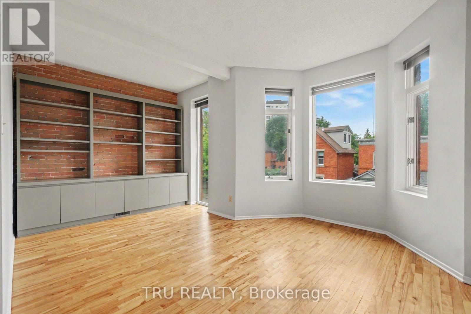 24 WAVERLEY STREET - Image 16
