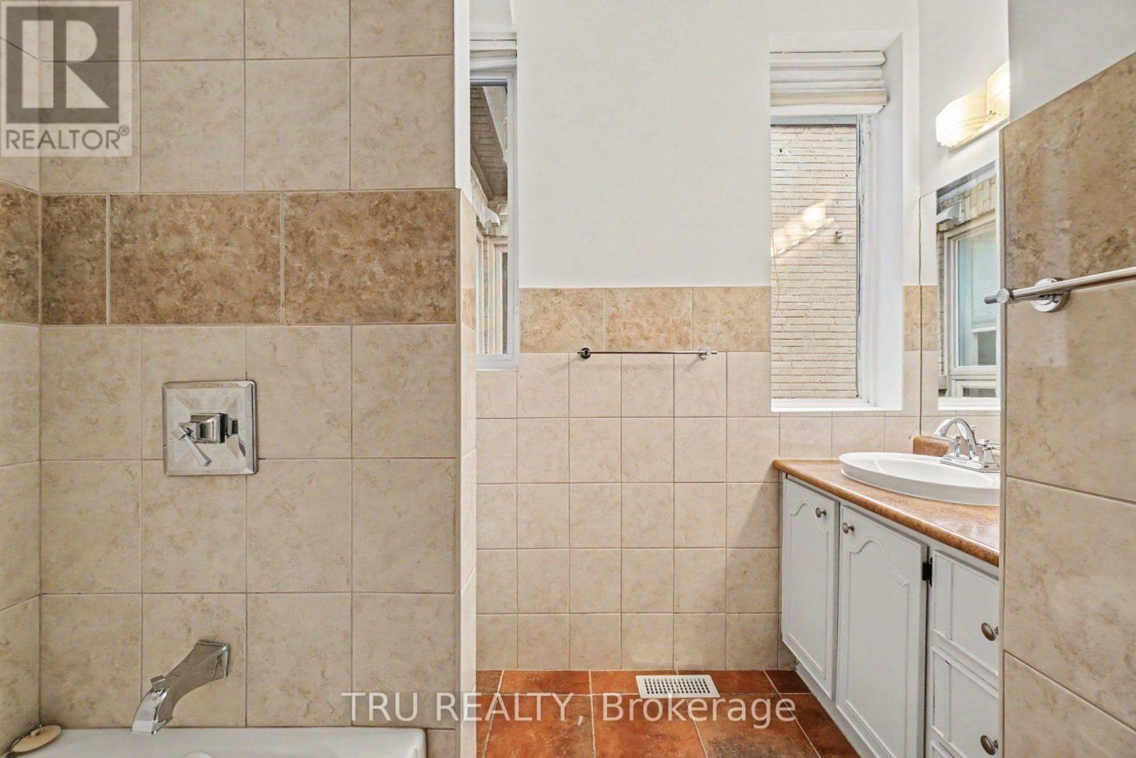 24 WAVERLEY STREET - Image 21
