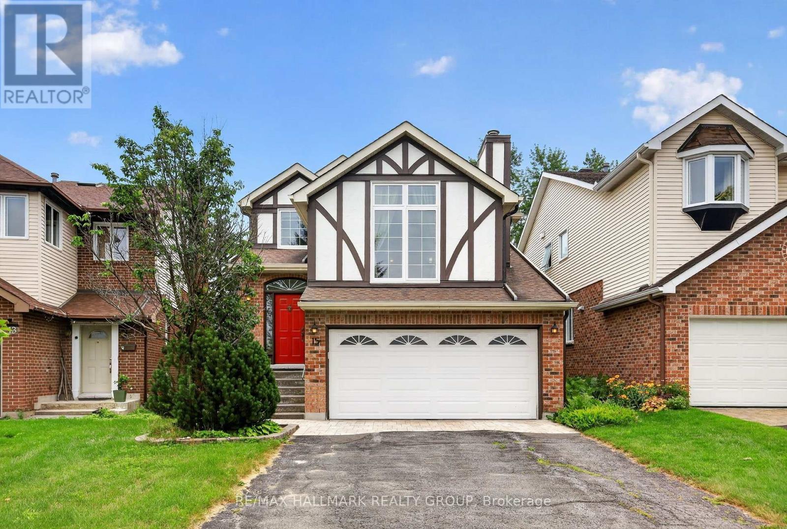 15 PEMBERTON CRESCENT - 1