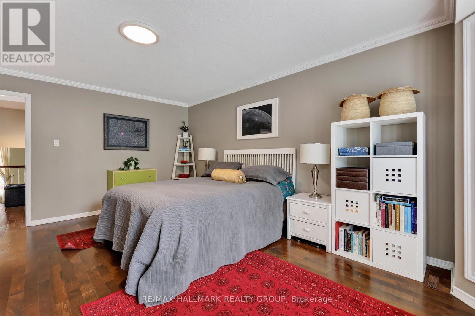 15 PEMBERTON CRESCENT - 19