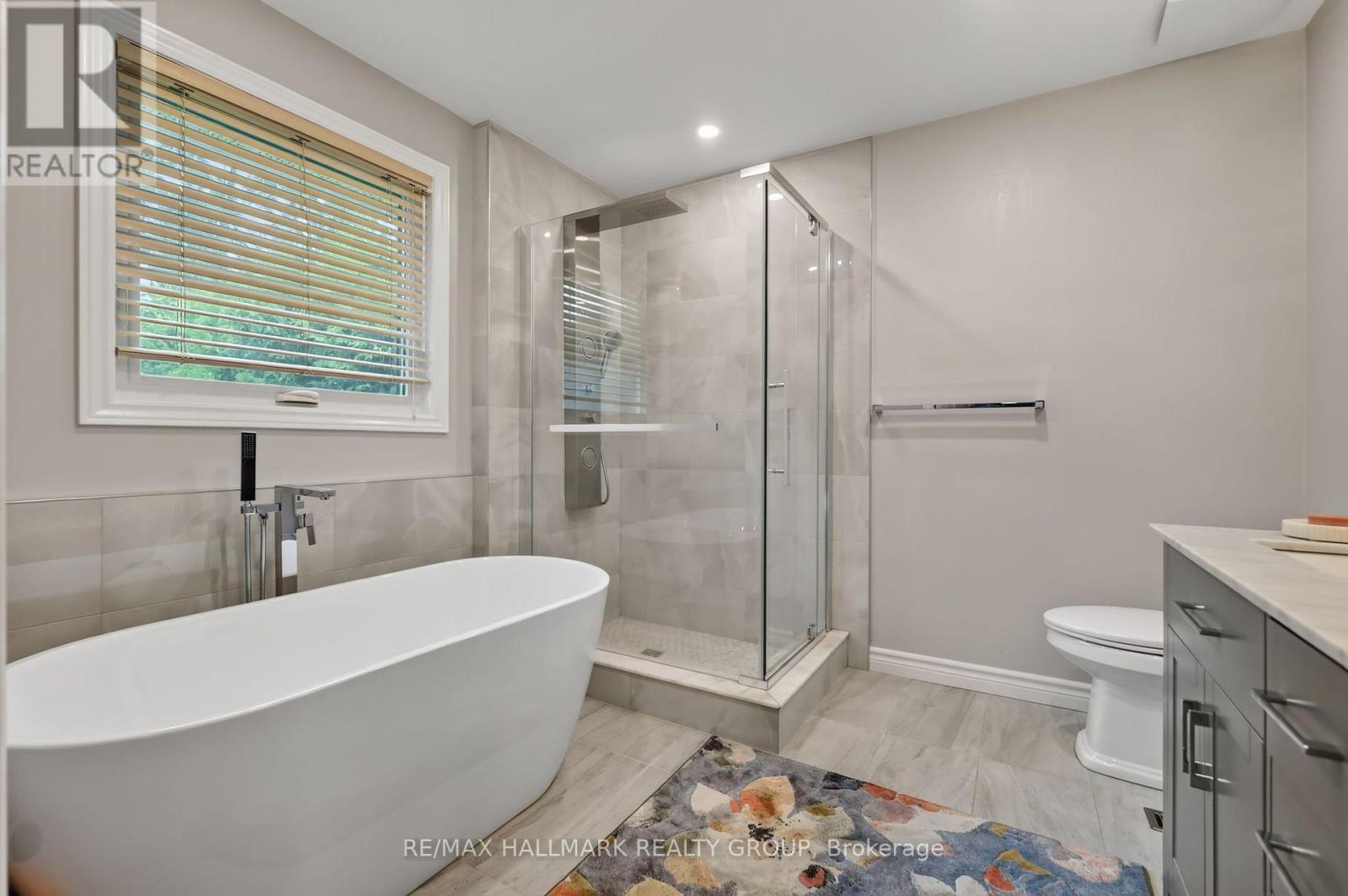 15 PEMBERTON CRESCENT - 21