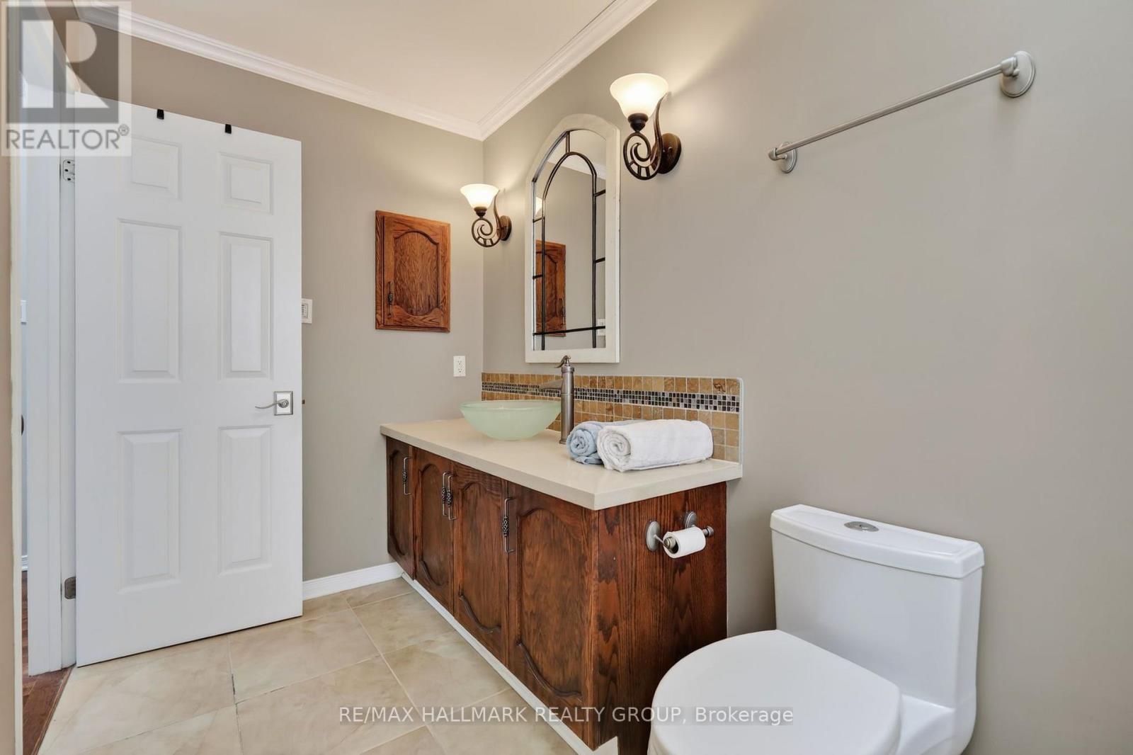 15 PEMBERTON CRESCENT - 29