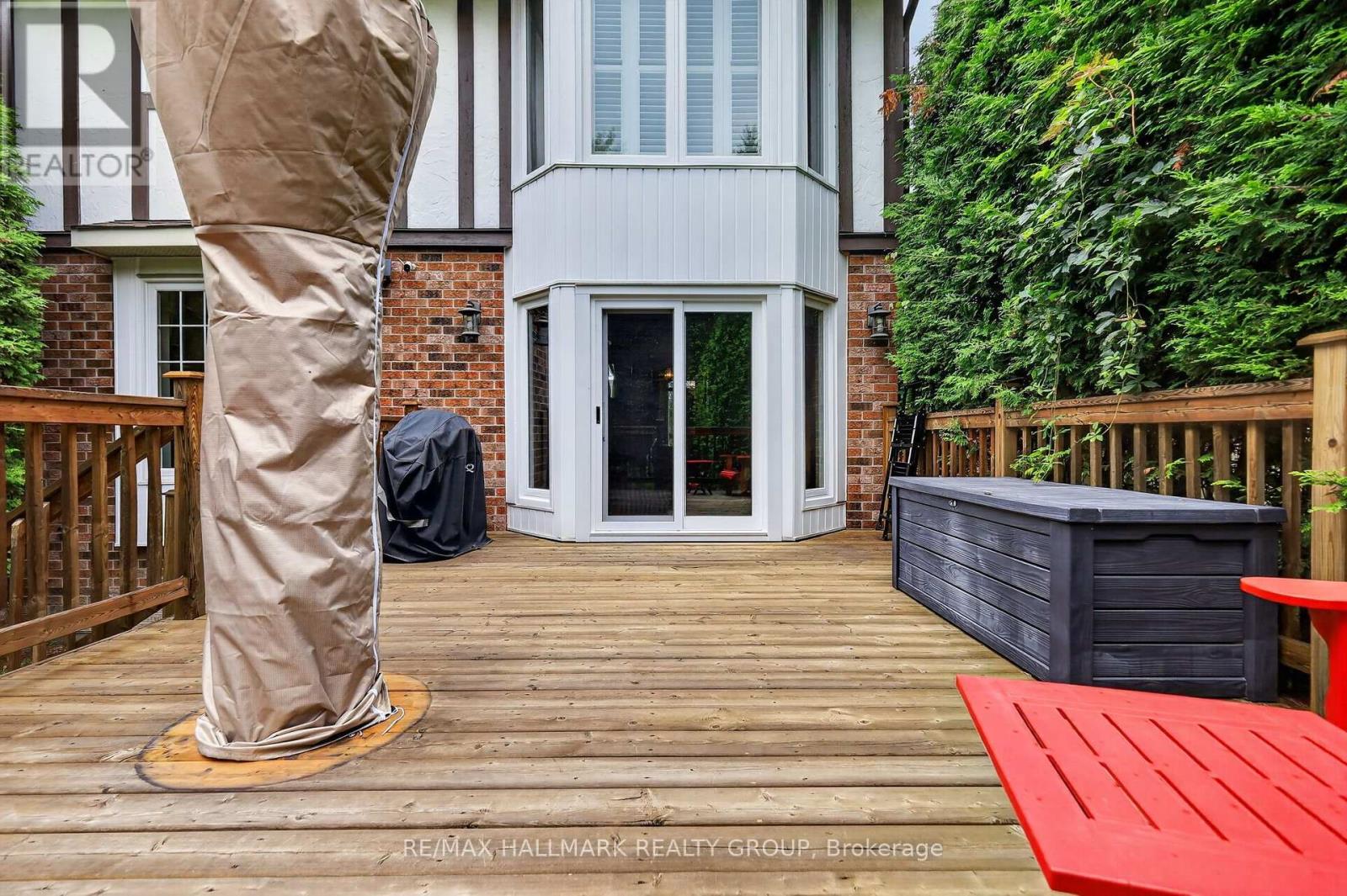 15 PEMBERTON CRESCENT - 45