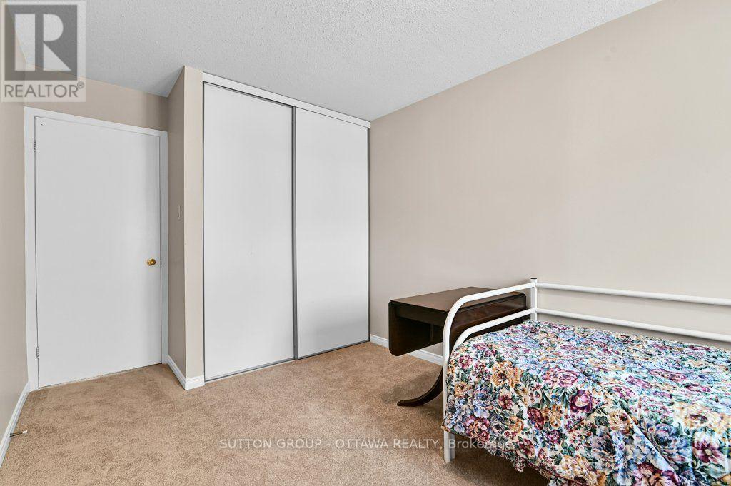 544 PARASOL COURT - 24