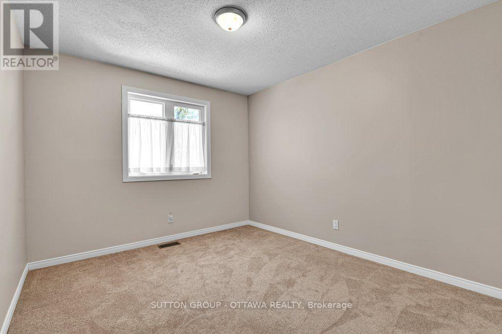 544 PARASOL COURT - 25