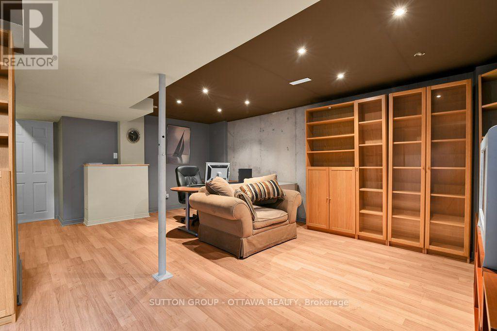 544 PARASOL COURT - 29