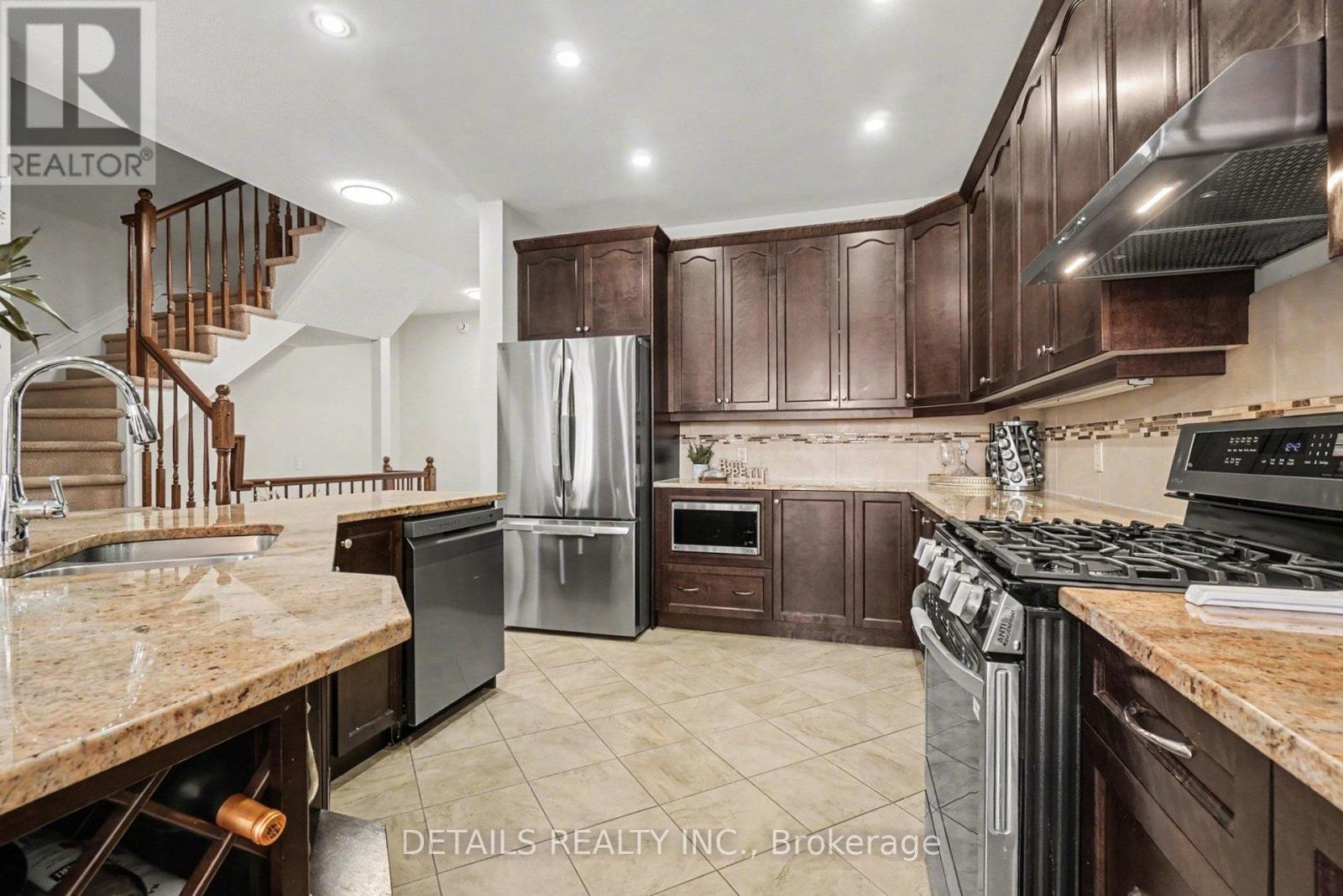 112 WHISPERING WINDS WAY - 12