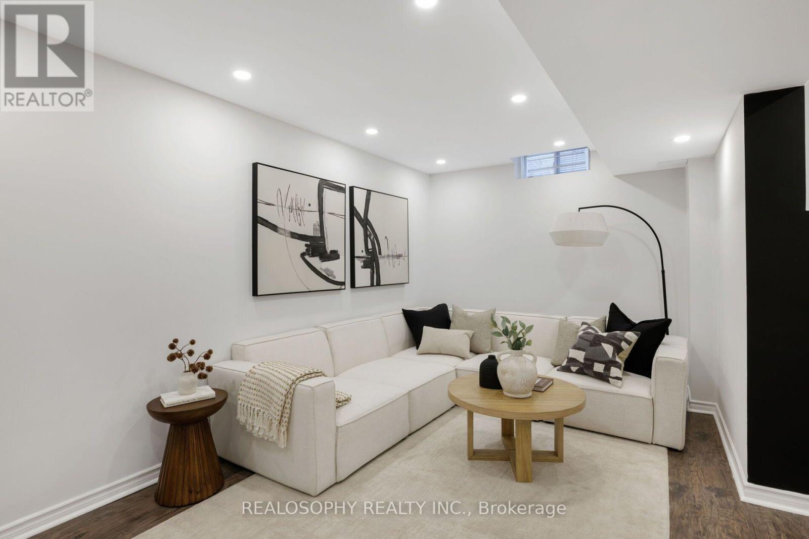 55 DYLAN STREET - 27