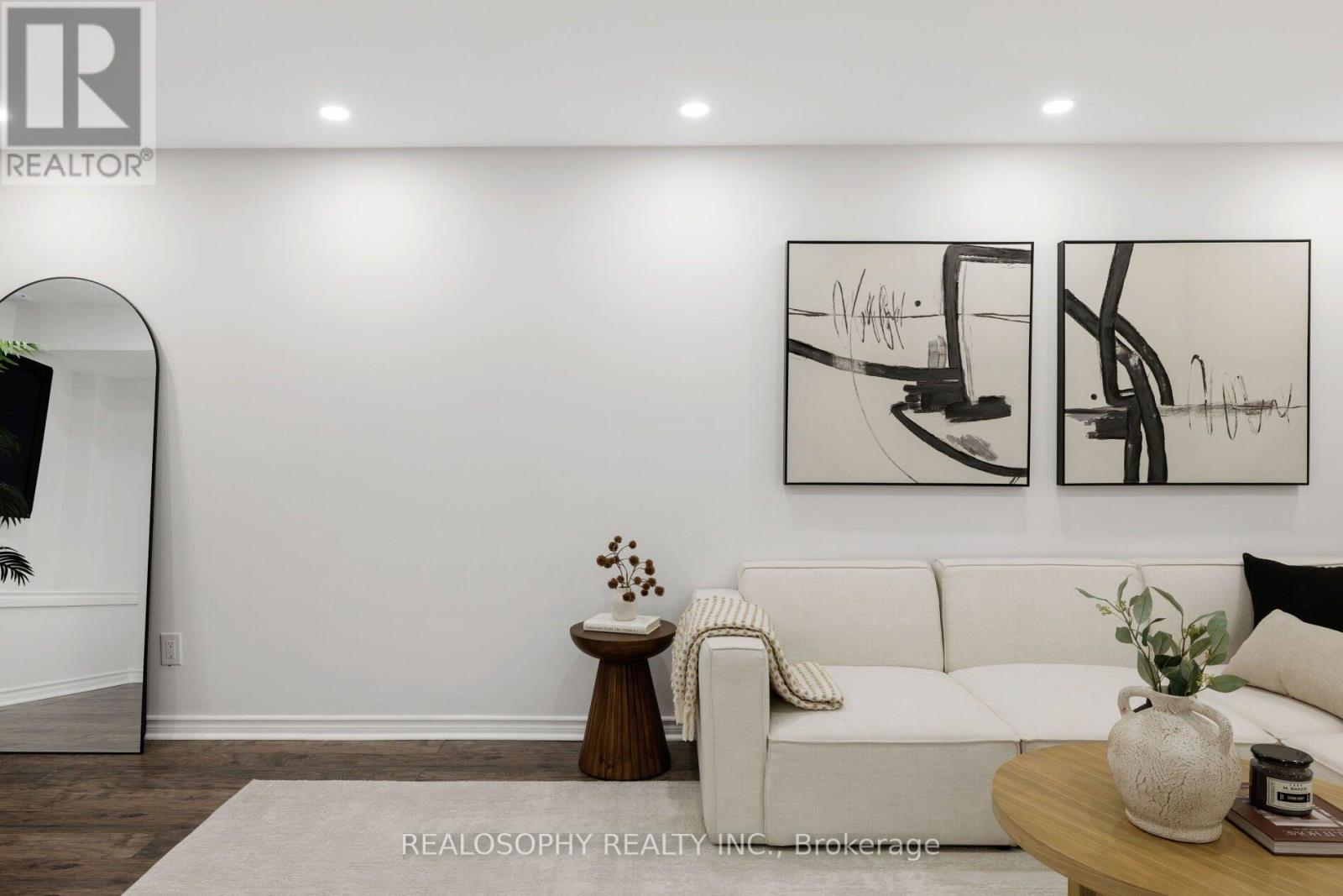55 DYLAN STREET - 28