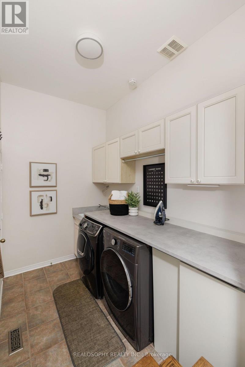 55 DYLAN STREET - 32