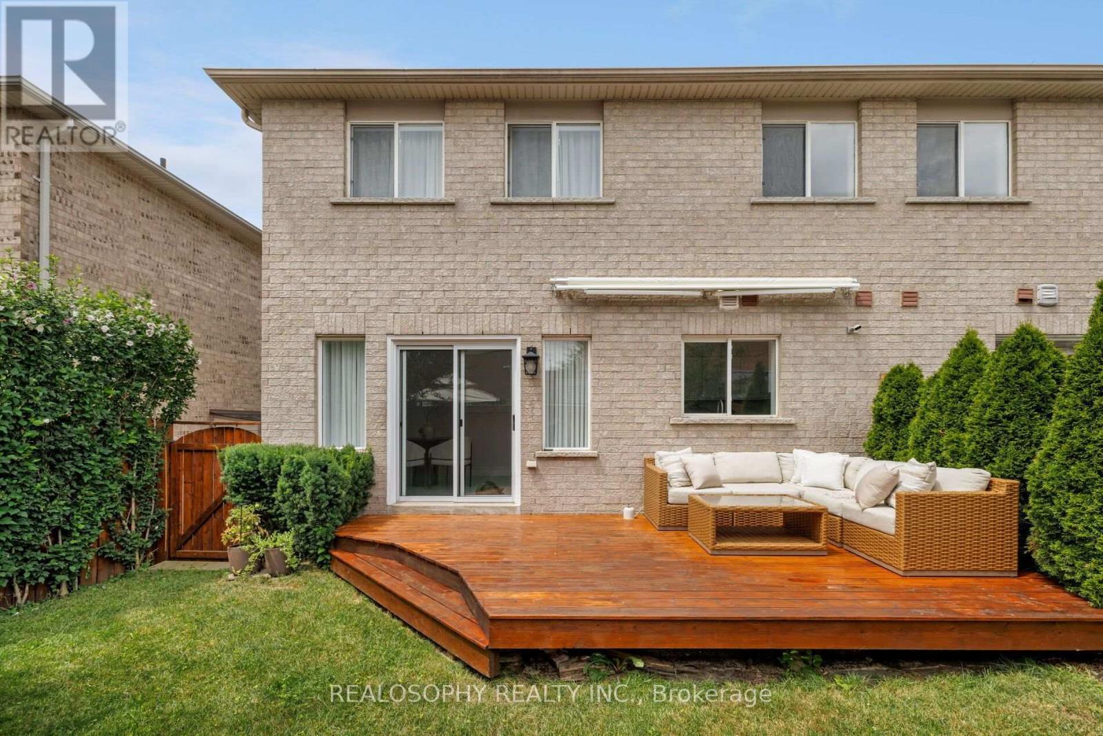 55 DYLAN STREET - 34