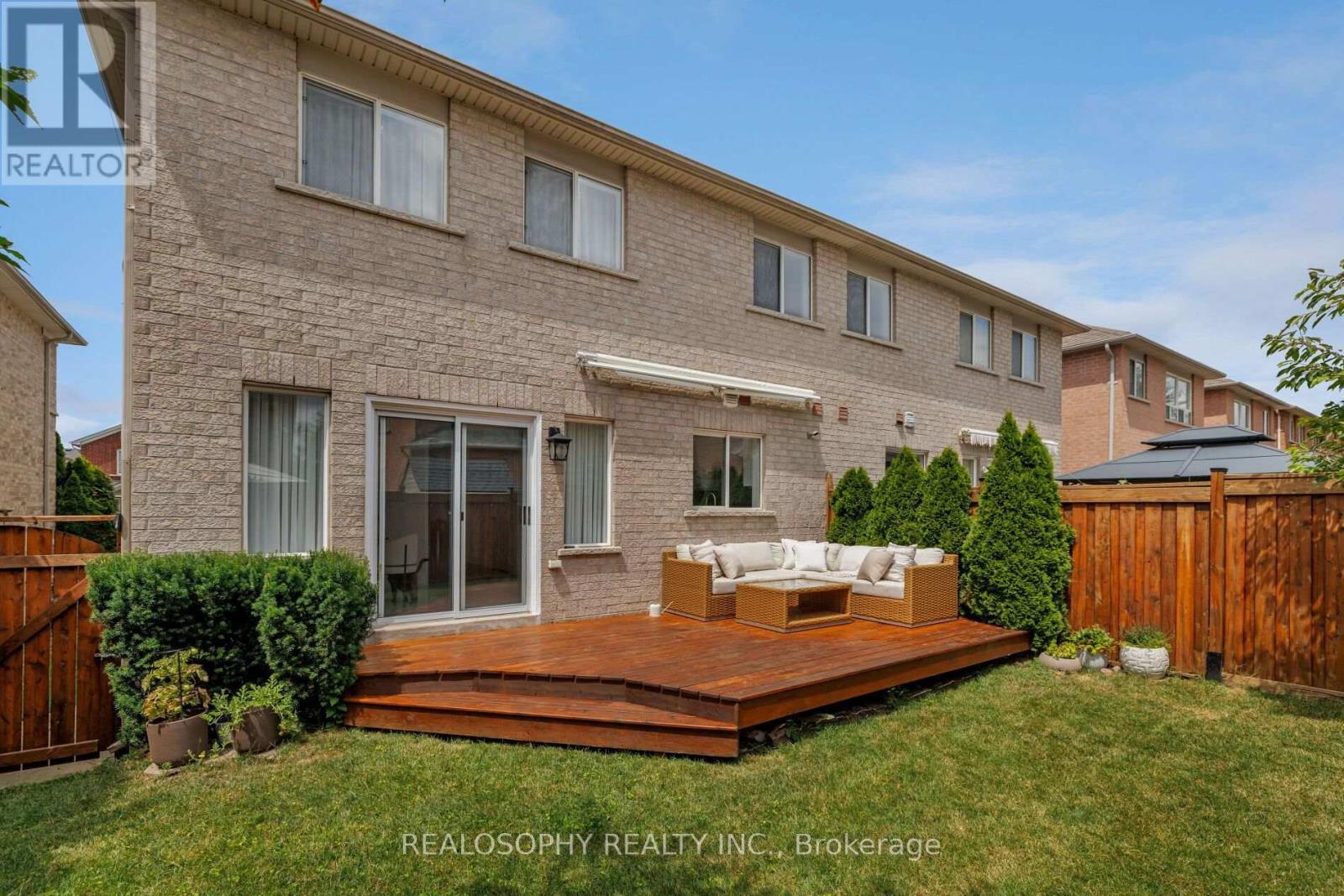 55 DYLAN STREET - 35