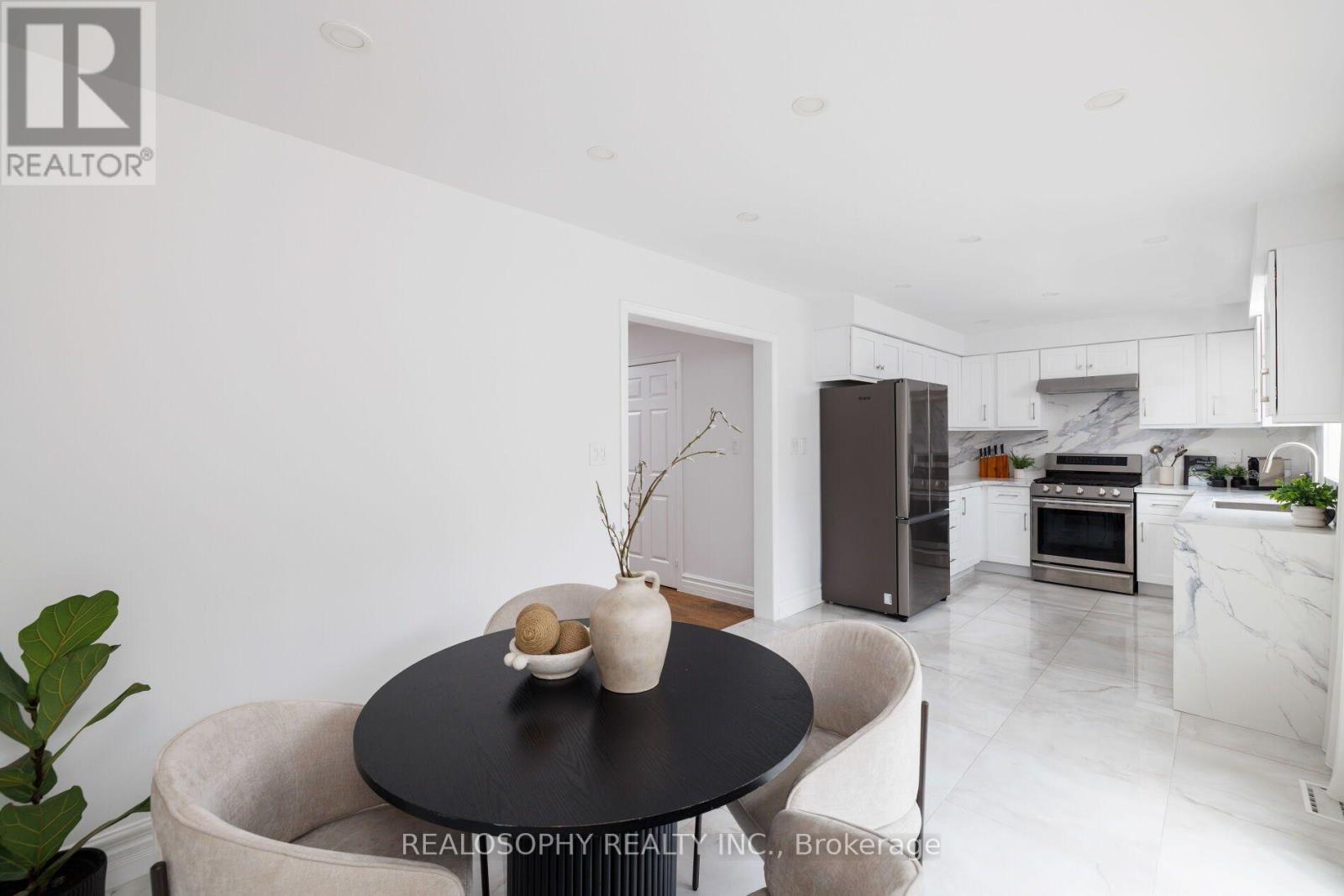 55 DYLAN STREET - 7