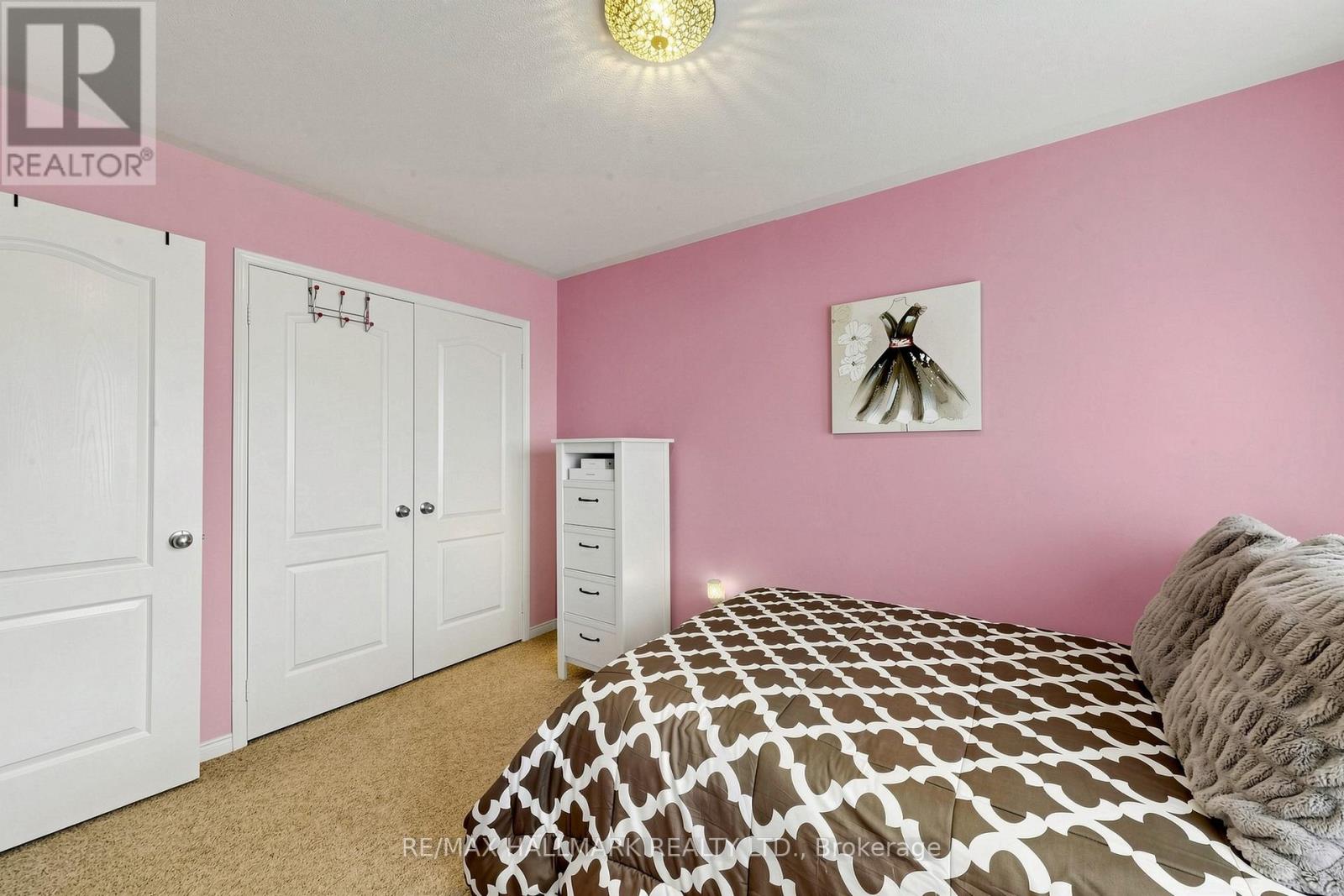 5 BEARINGS AVENUE - 31