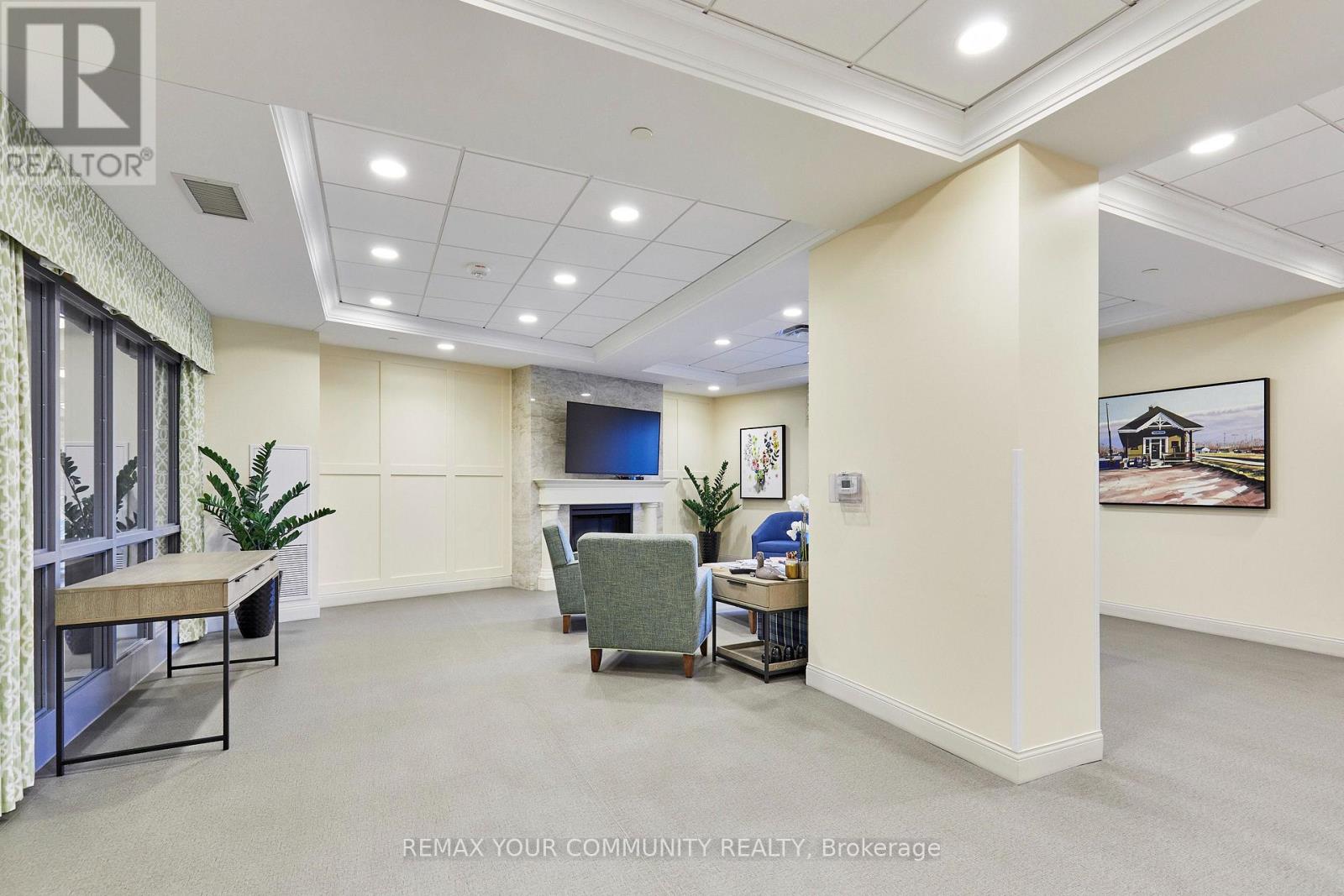 #511 440 WILLIAM GRAHAM DRIVE - Image 33