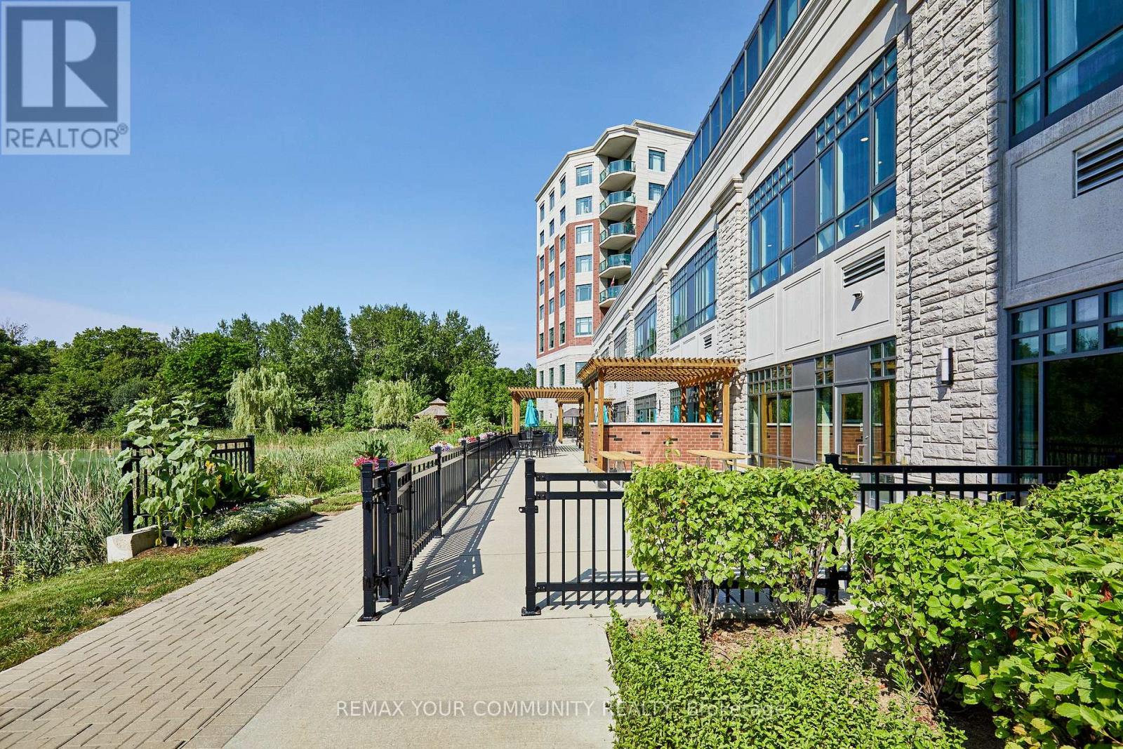 #511 440 WILLIAM GRAHAM DRIVE - Image 35