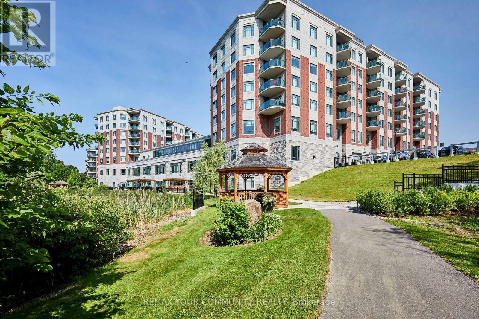 #511 440 WILLIAM GRAHAM DRIVE - Image 37