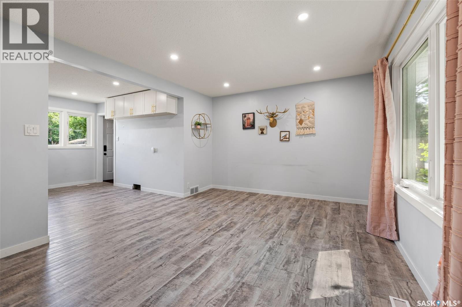 2457 MacKay STREET, Regina — photo 3