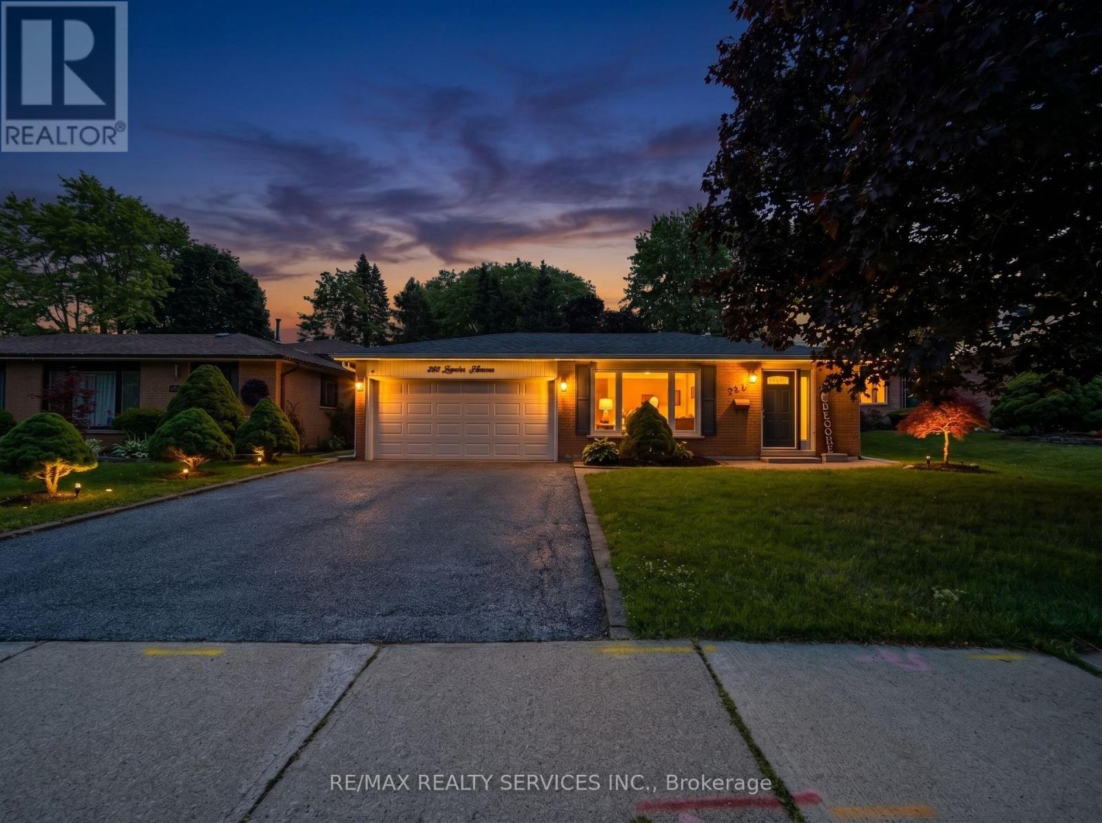 238 LAURIER AVENUE S - 1