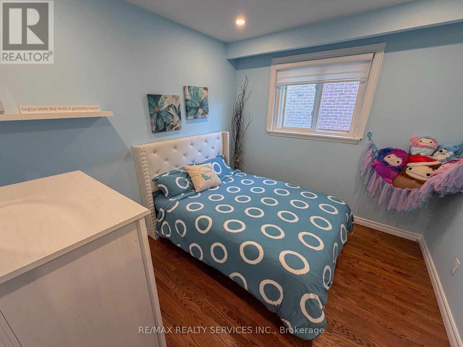238 LAURIER AVENUE S - 13