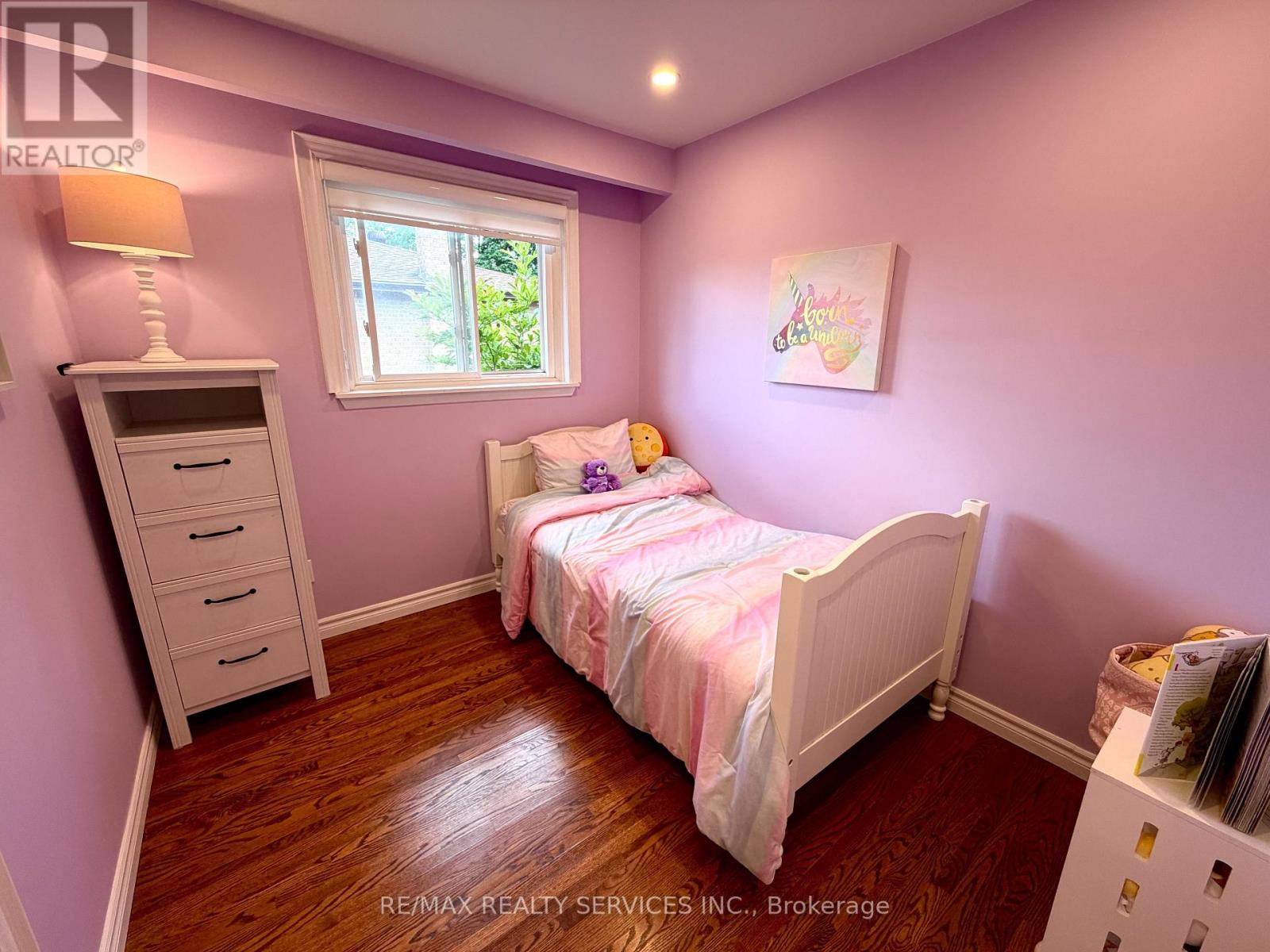 238 LAURIER AVENUE S - 14