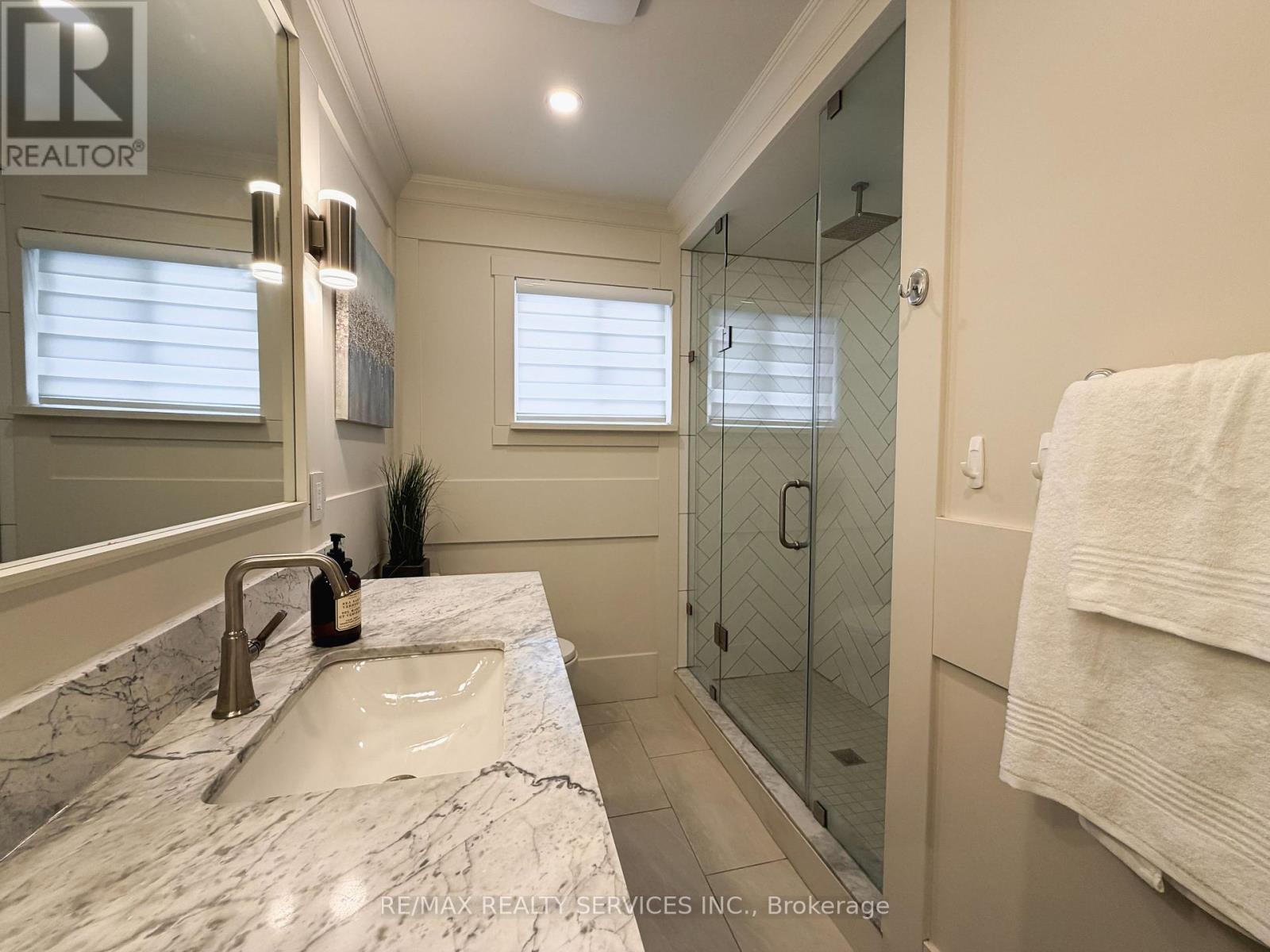 238 LAURIER AVENUE S - 15
