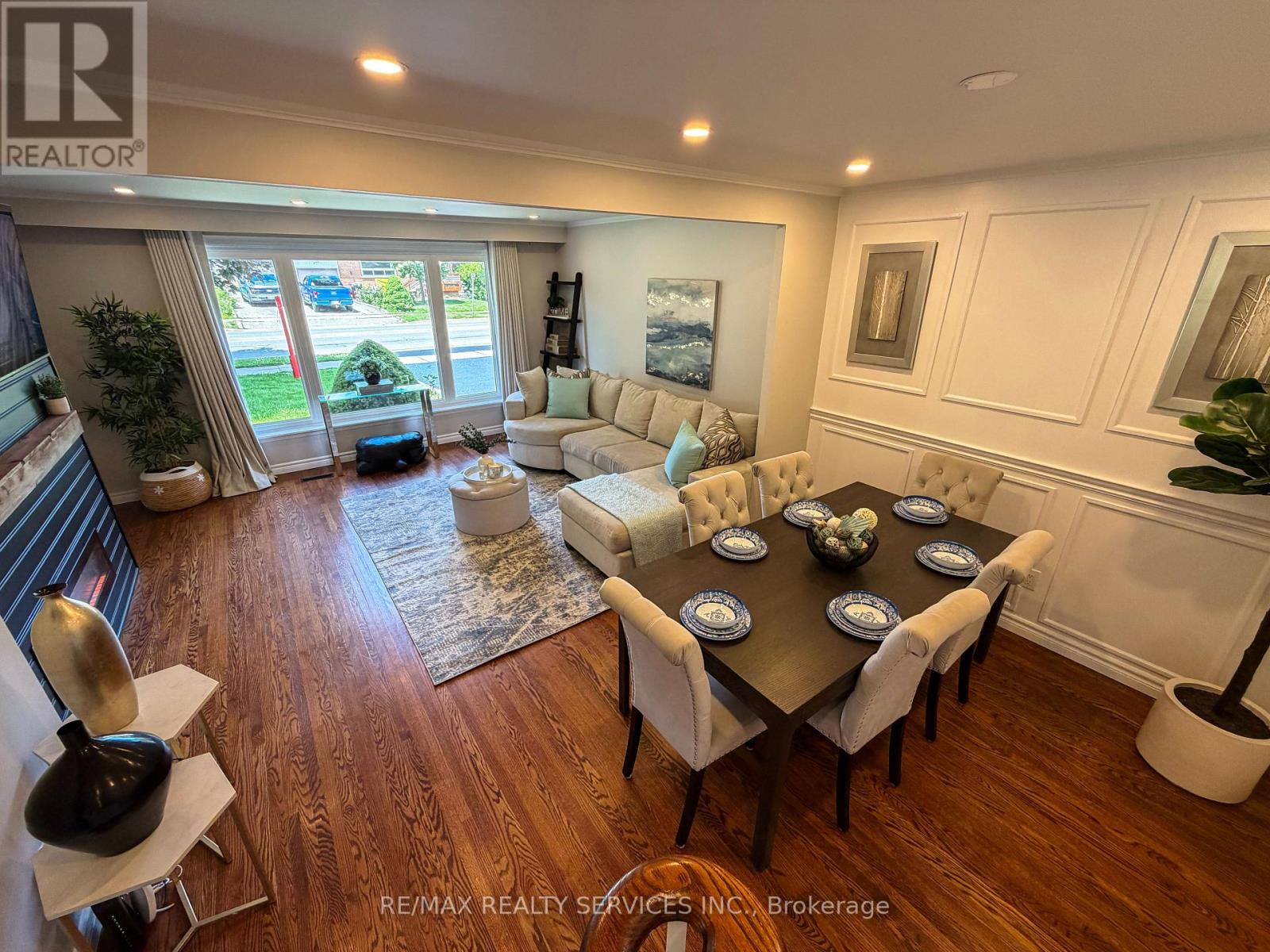 238 LAURIER AVENUE S - 16