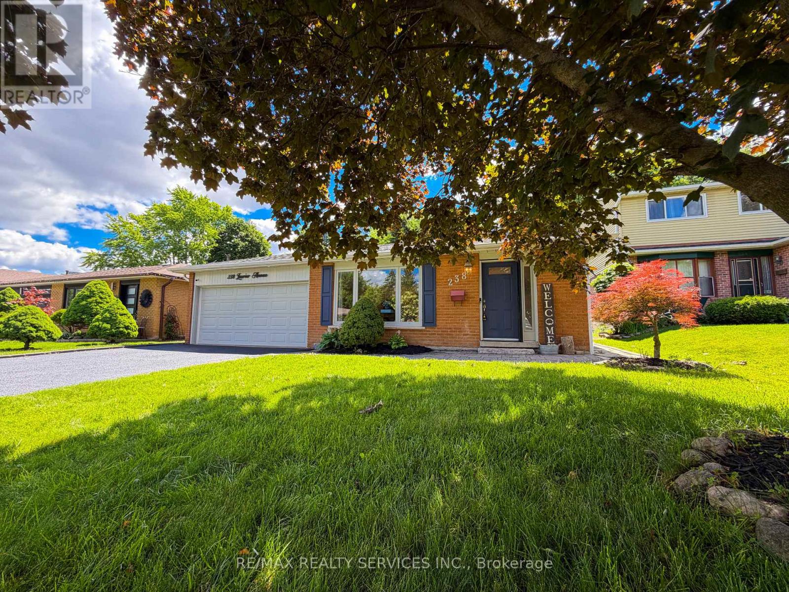 238 LAURIER AVENUE S - 33