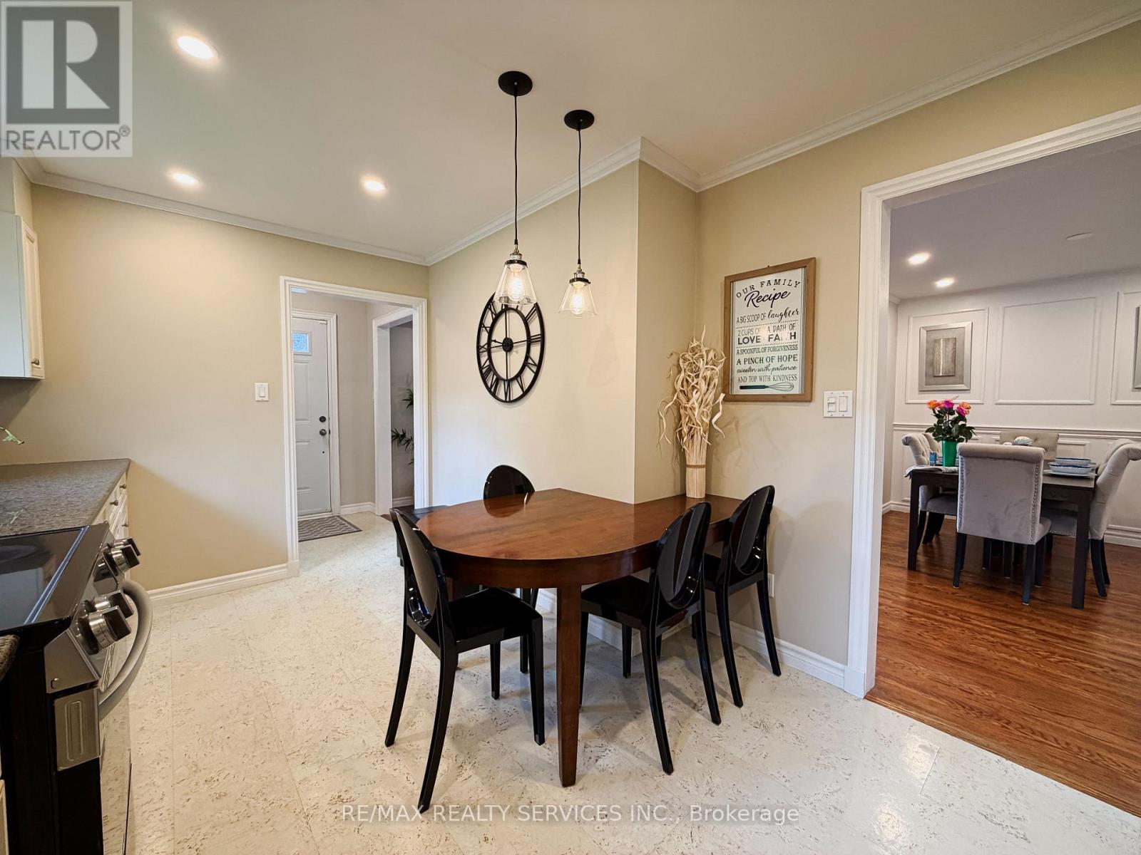 238 LAURIER AVENUE S - 4