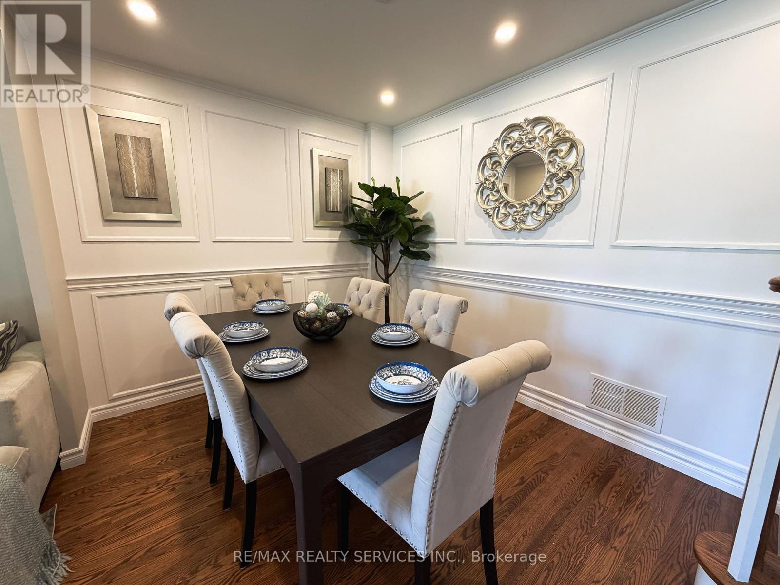 238 LAURIER AVENUE S - 8