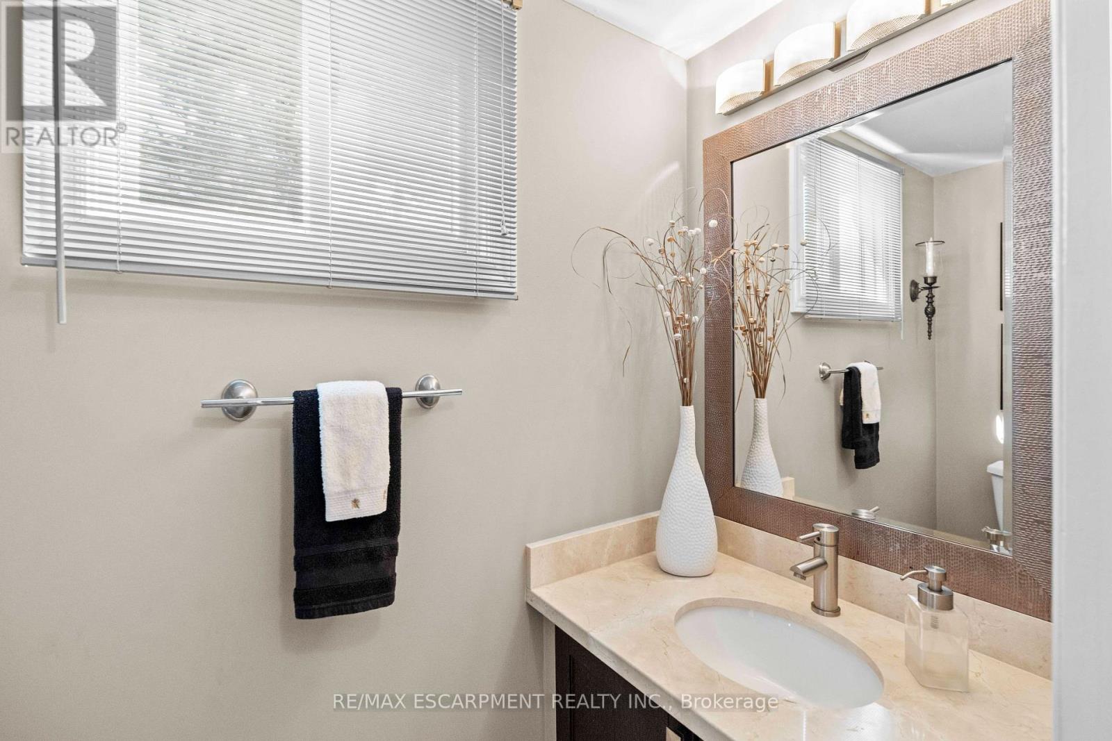 #56 2272 MOWAT AVENUE - 13