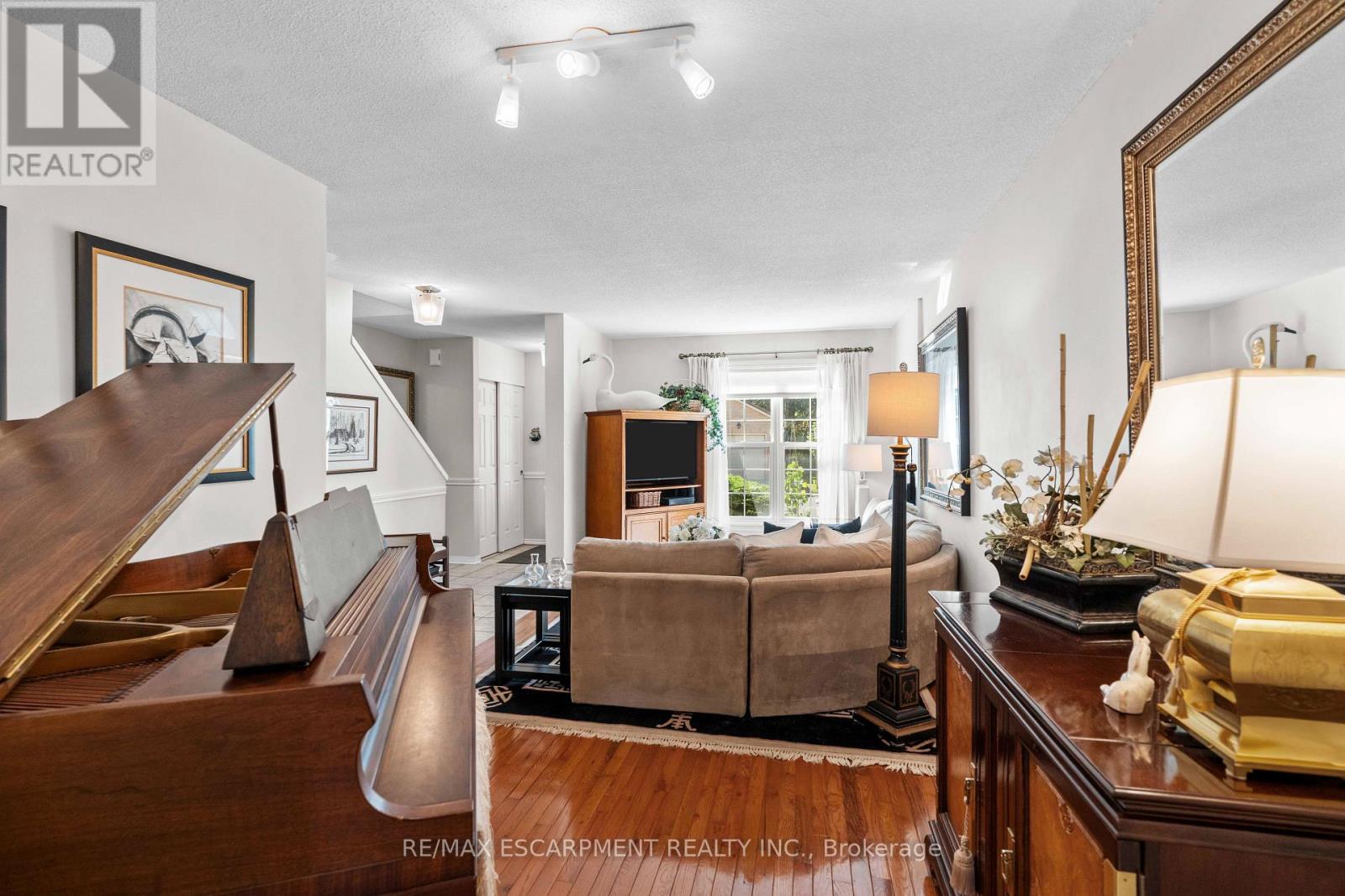 #56 2272 MOWAT AVENUE - 5