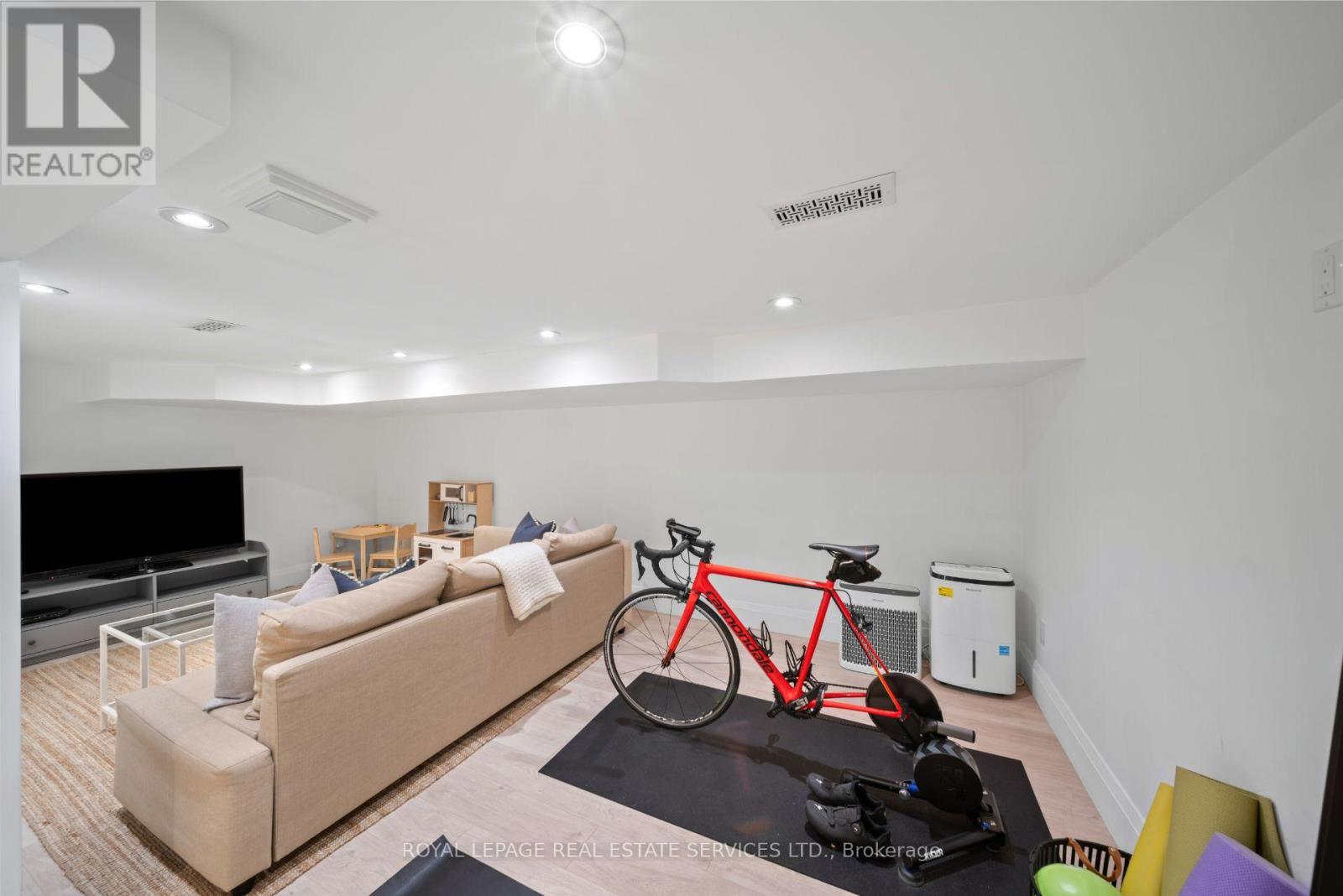 114 HUMBERVALE BOULEVARD - Image 23