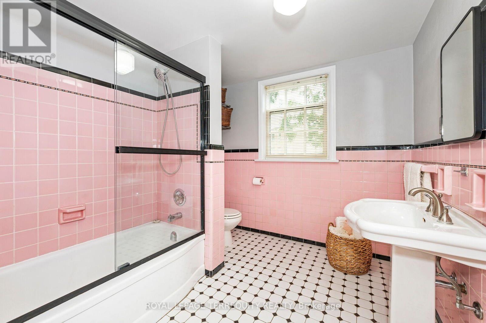 24 RECTORY ROAD - 26