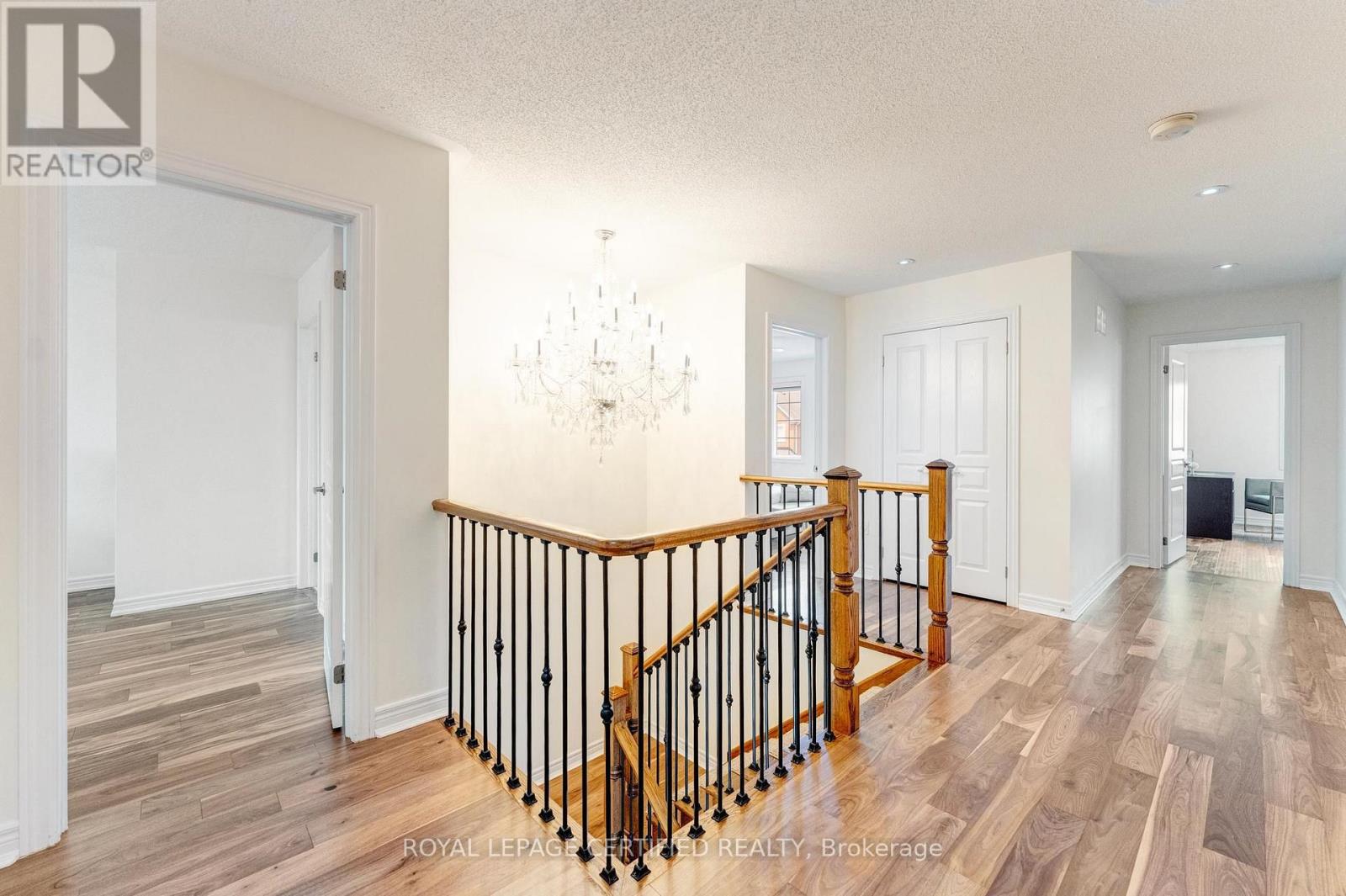 515 HINCHEY CRESCENT - 23