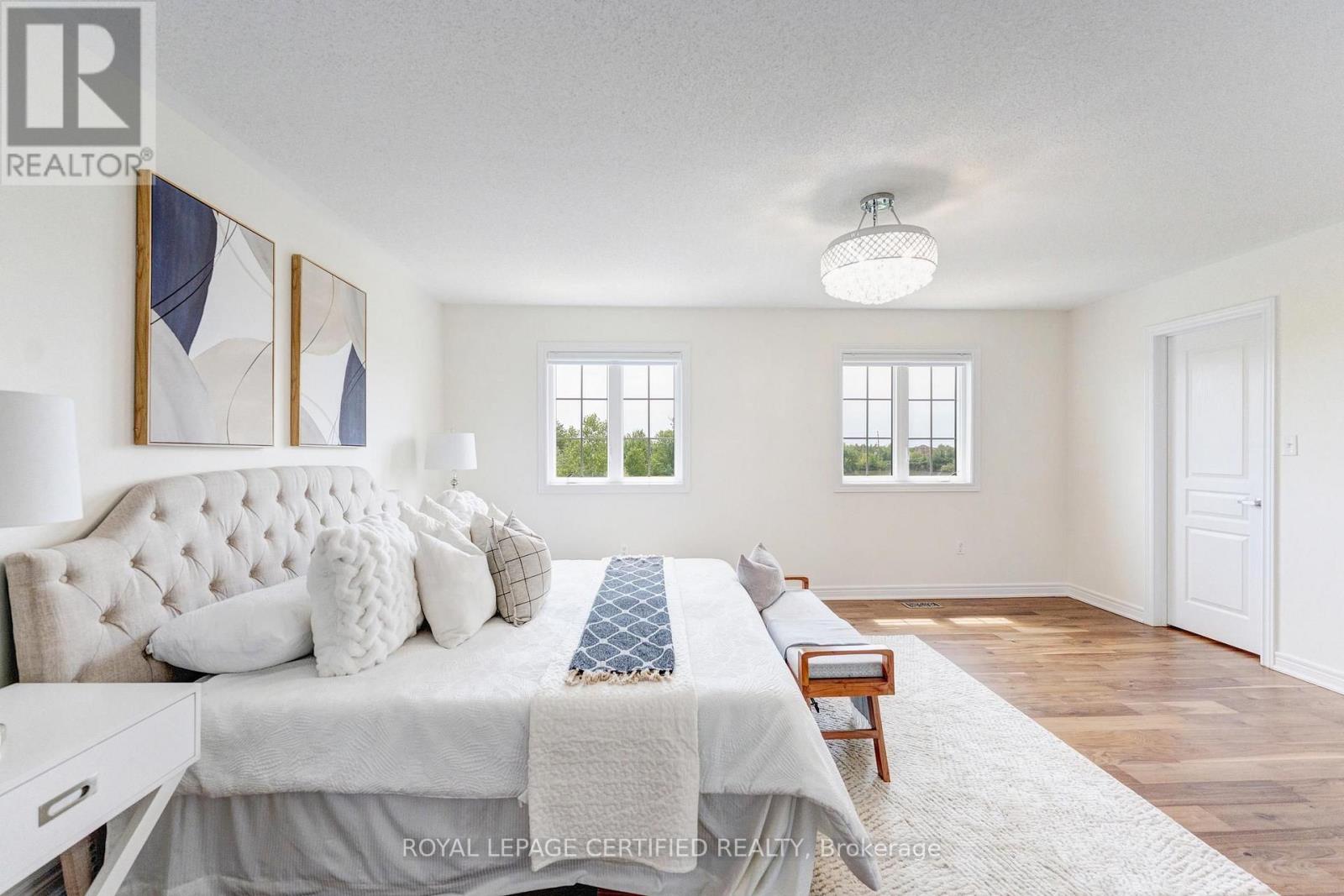 515 HINCHEY CRESCENT - 24