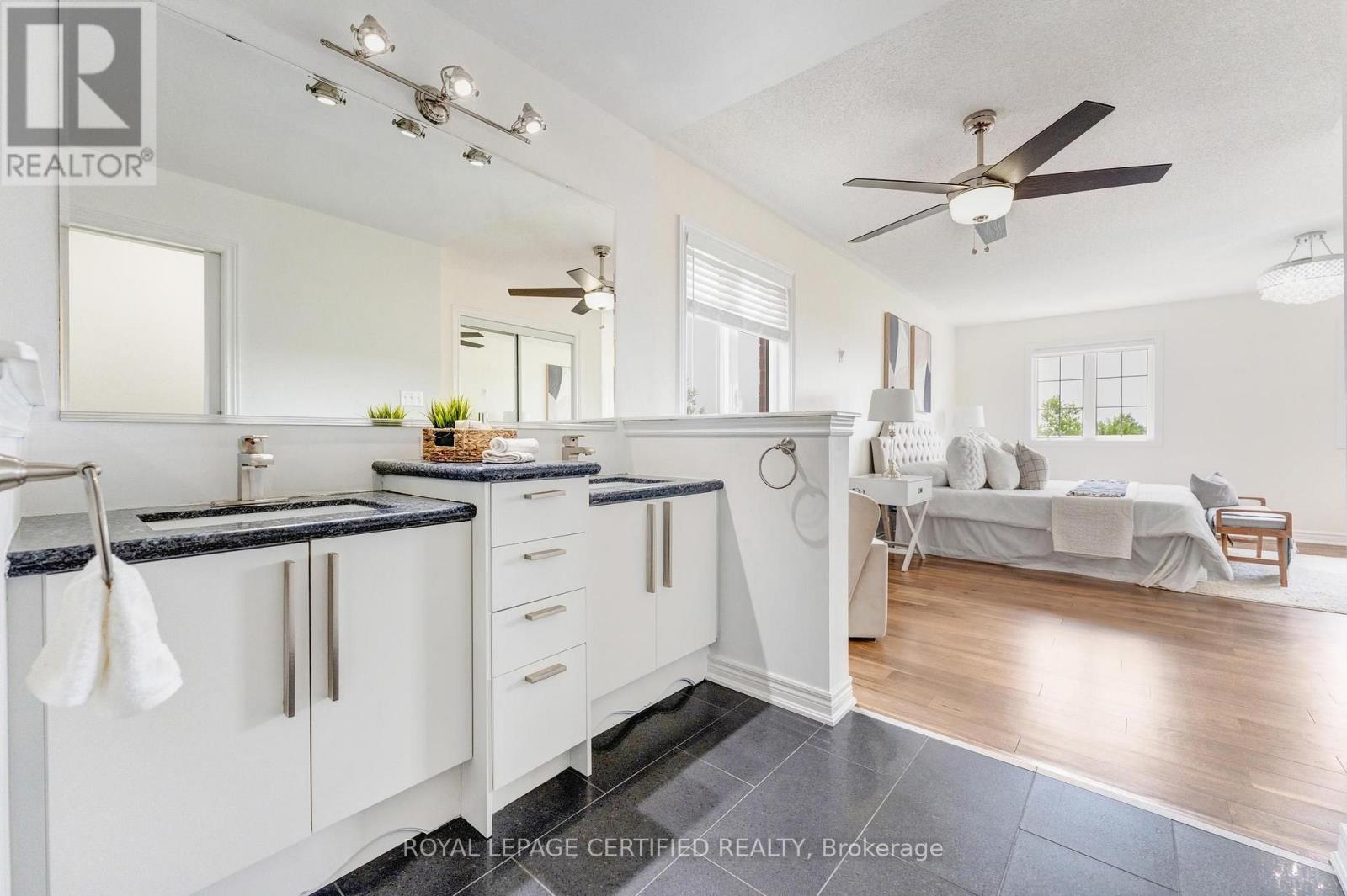 515 HINCHEY CRESCENT - 29