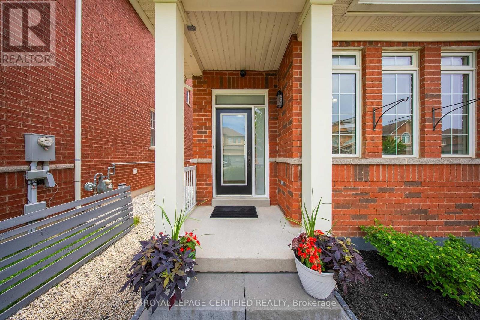 515 HINCHEY CRESCENT - 3