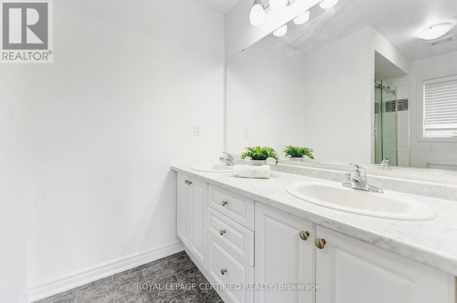 515 HINCHEY CRESCENT - 40