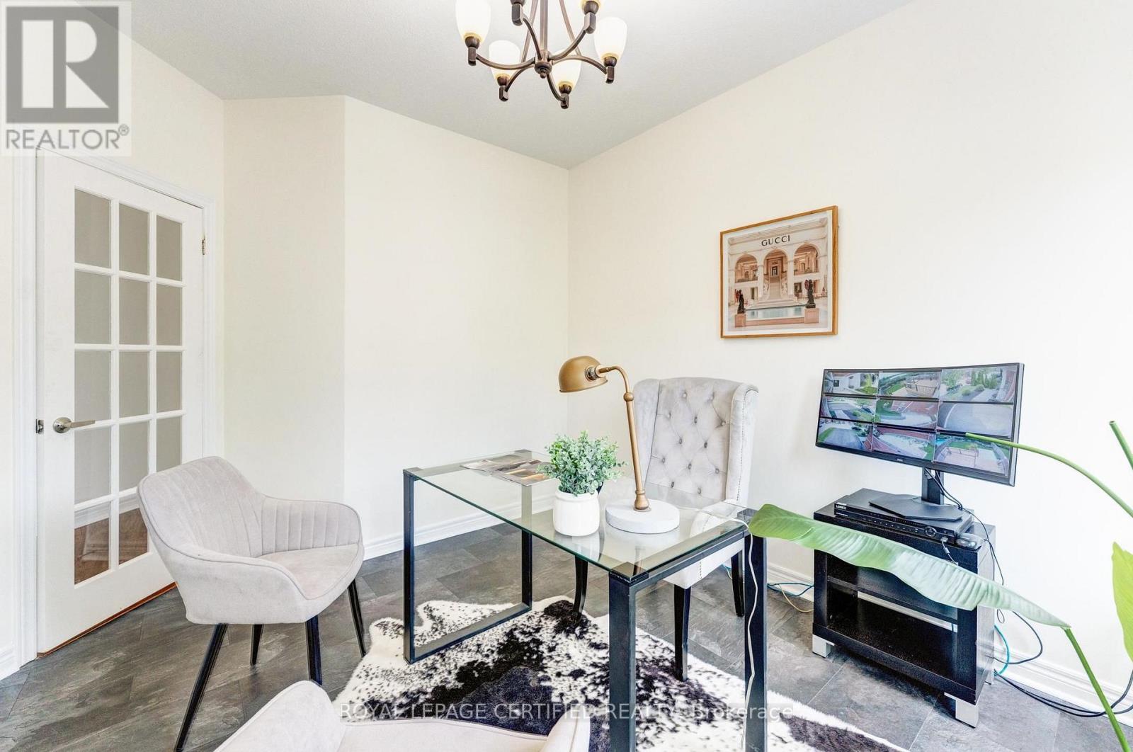 515 HINCHEY CRESCENT - 5