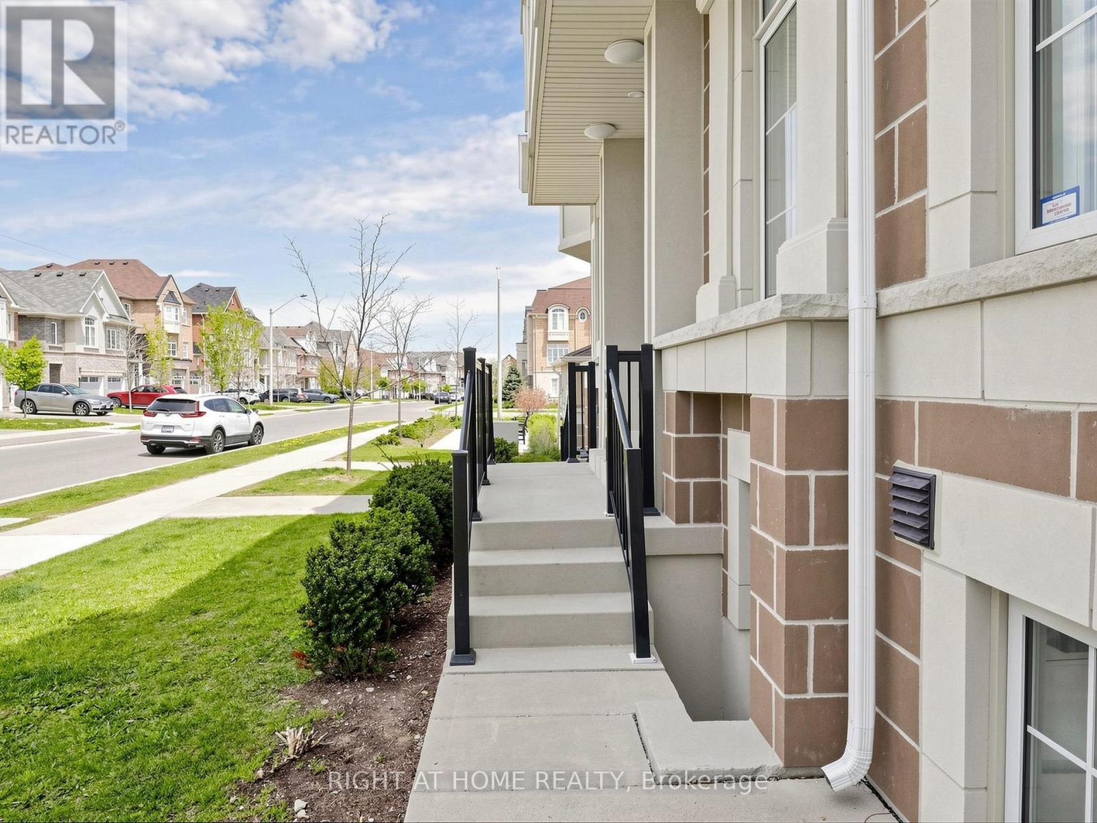 #24 86 PRESTON MEADOW AVENUE - Image 6
