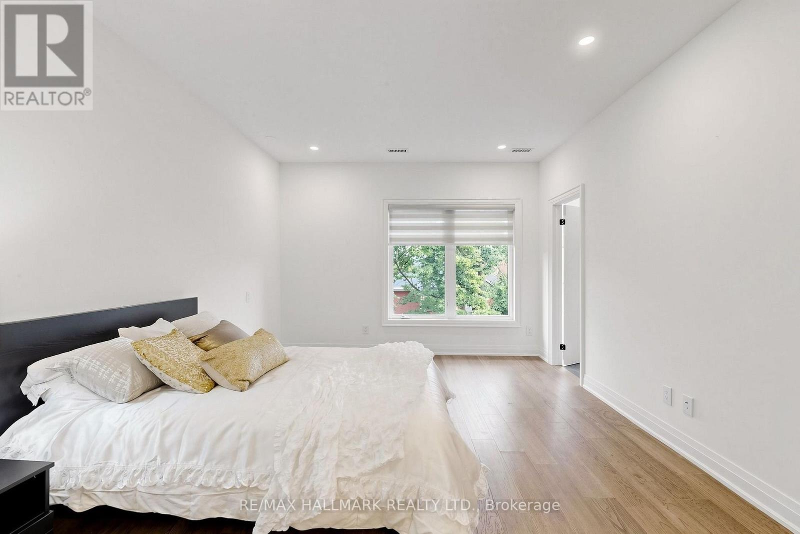 15 DIREZZE COURT S - Image 32